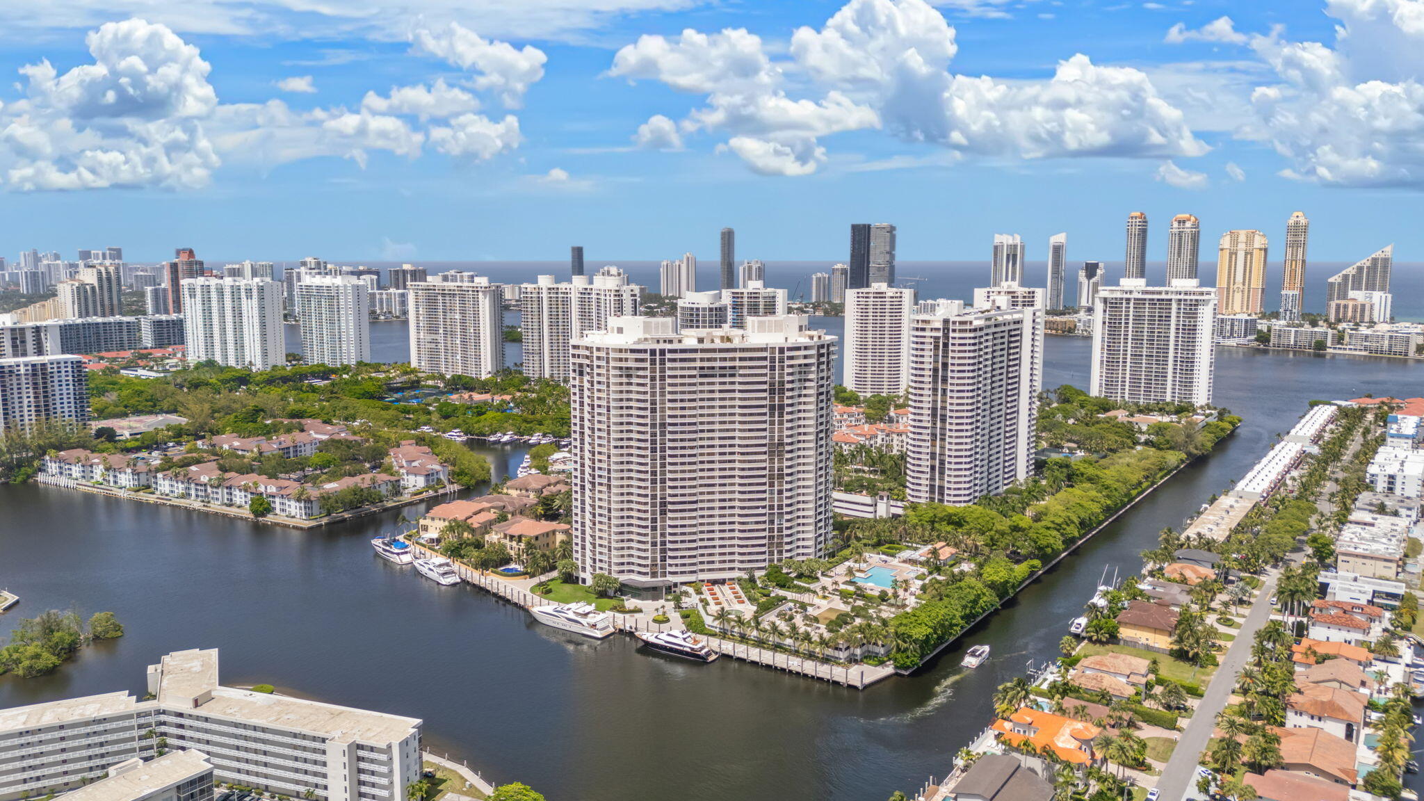 1000 ISL BLVD WILLIAMS ISL CONDO - Residential