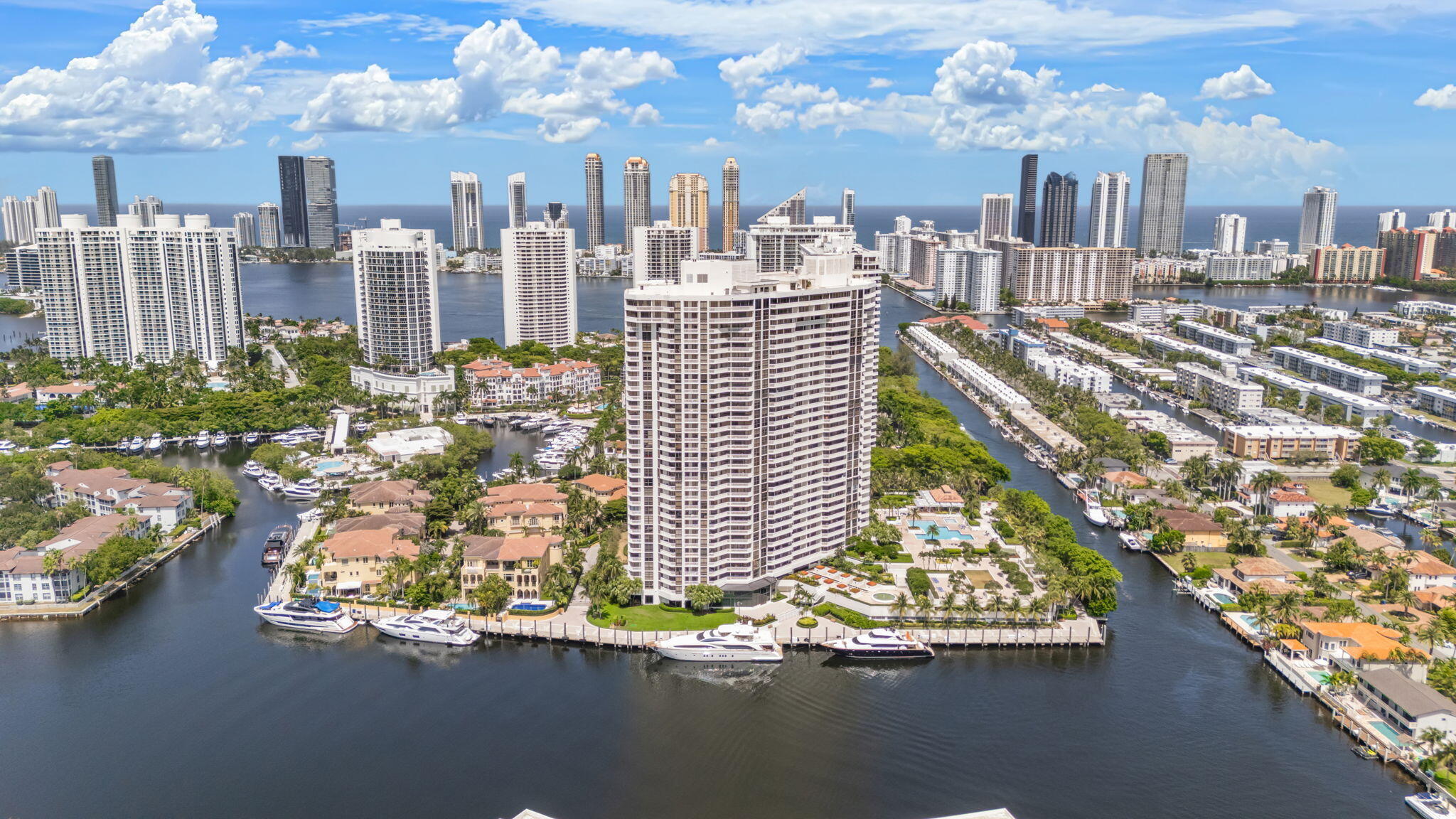 1000 ISL BLVD WILLIAMS ISL CONDO - Residential
