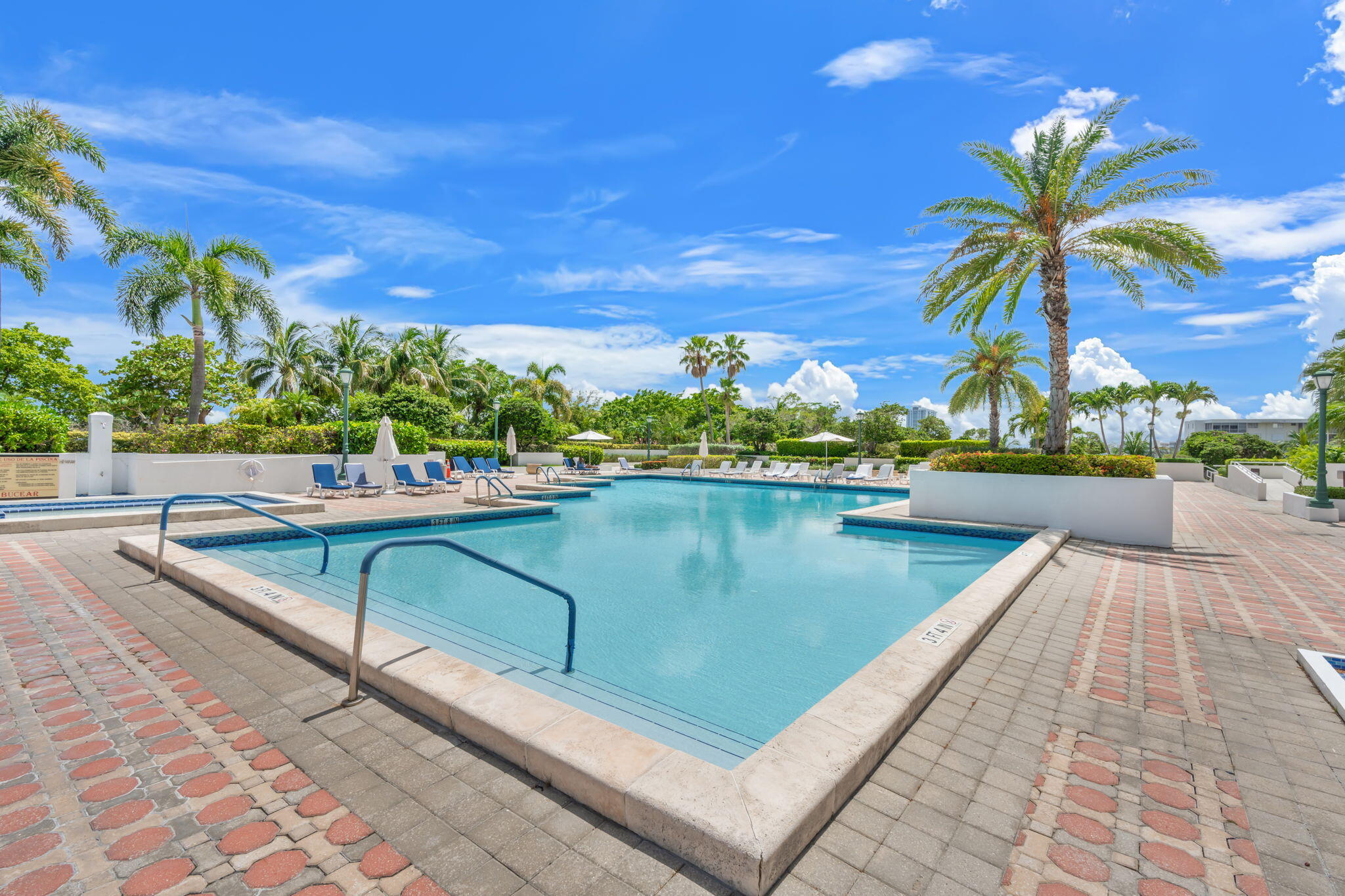 1000 ISL BLVD WILLIAMS ISL CONDO - Residential
