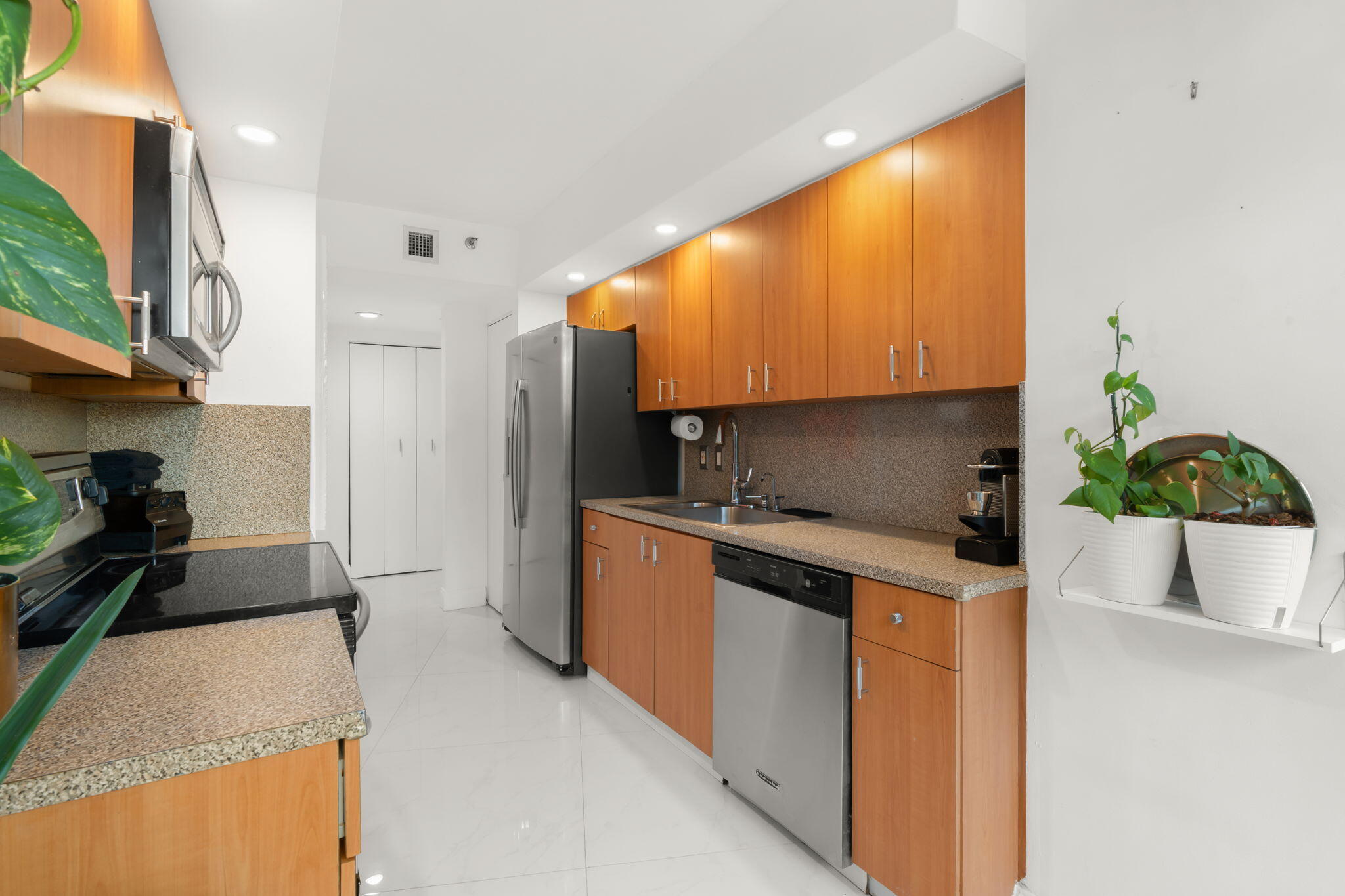 1000 ISL BLVD WILLIAMS ISL CONDO - Residential