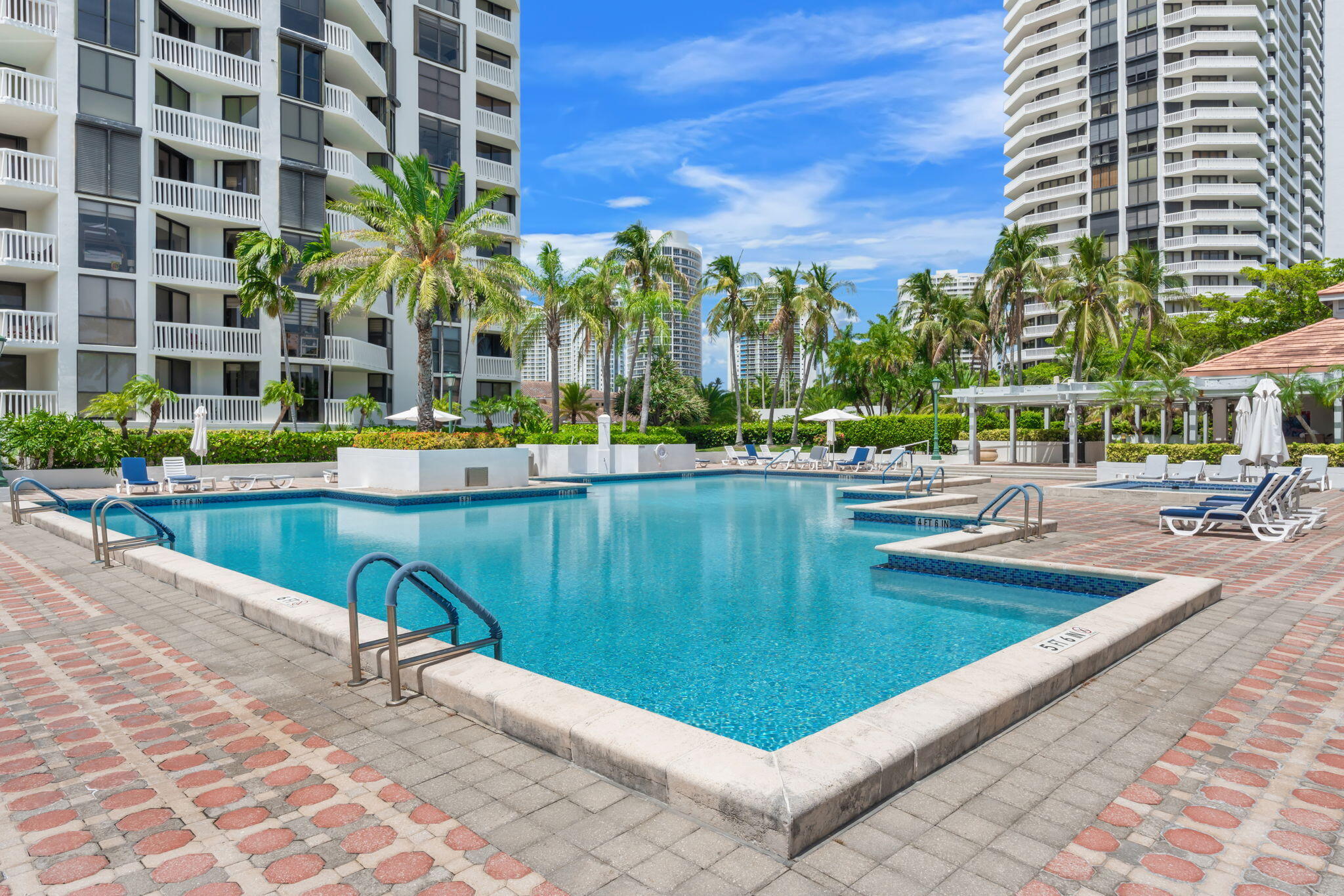 1000 ISL BLVD WILLIAMS ISL CONDO - Residential