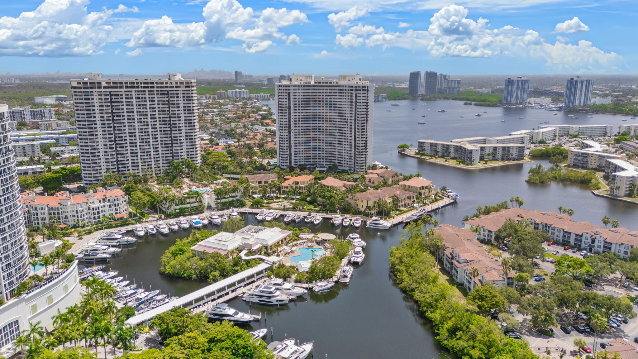 1000 ISL BLVD WILLIAMS ISL CONDO - Residential