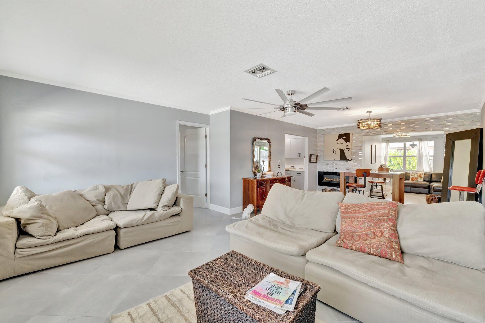 CORAL GARDENS - Residential