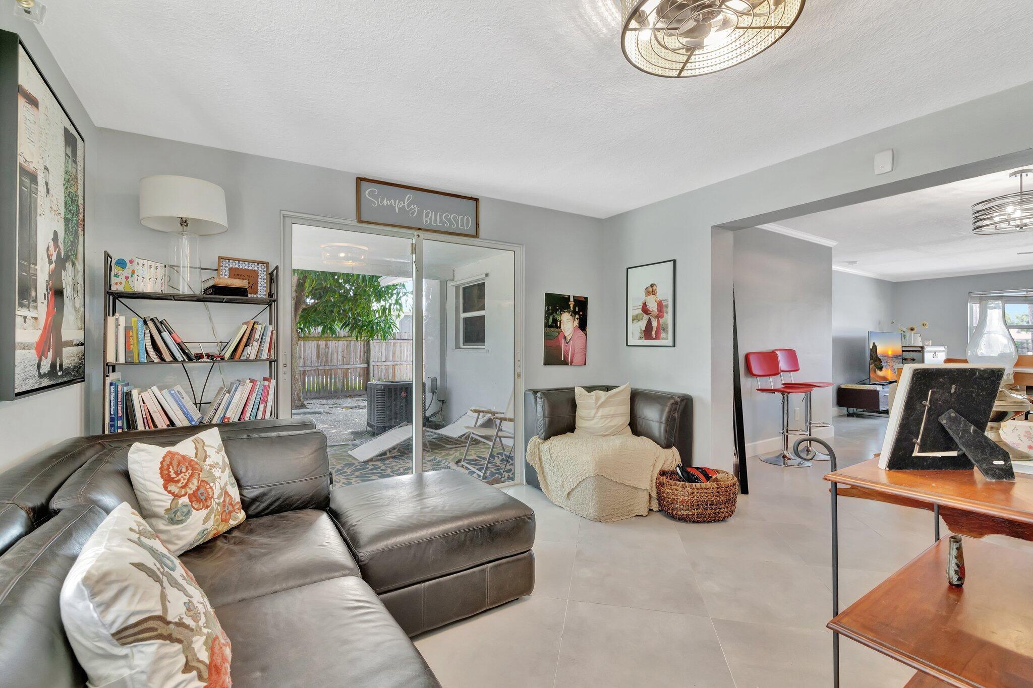 CORAL GARDENS - Residential