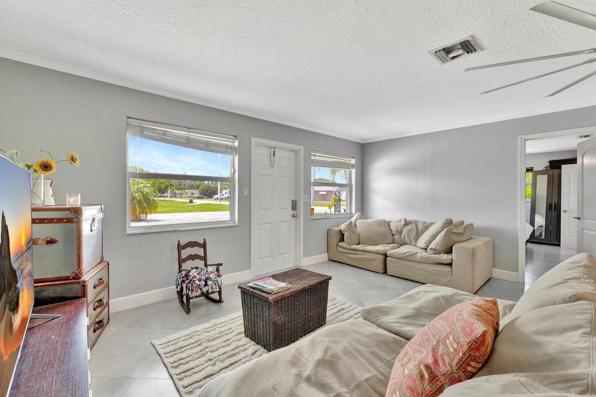 CORAL GARDENS - Residential