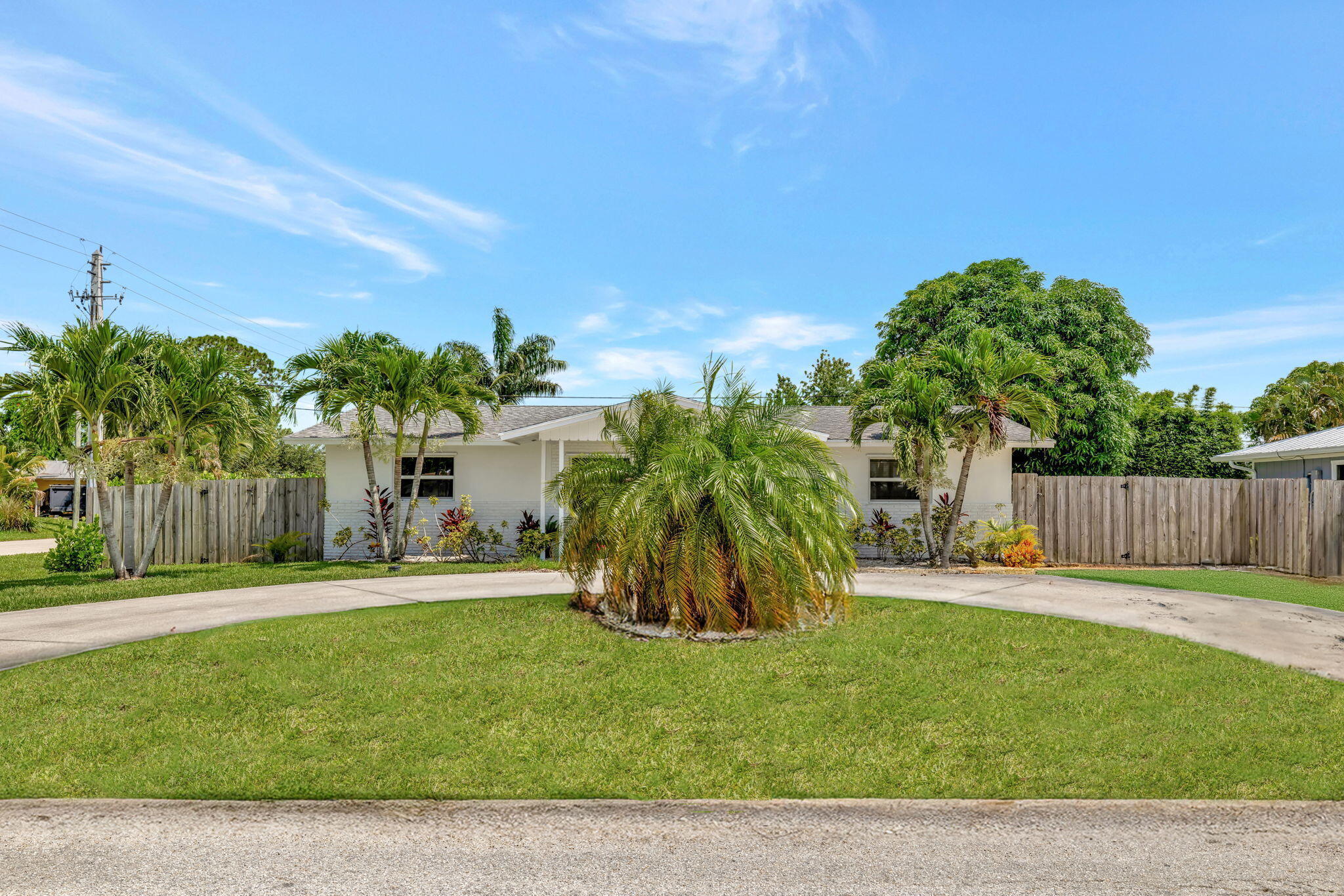 CORAL GARDENS - Residential