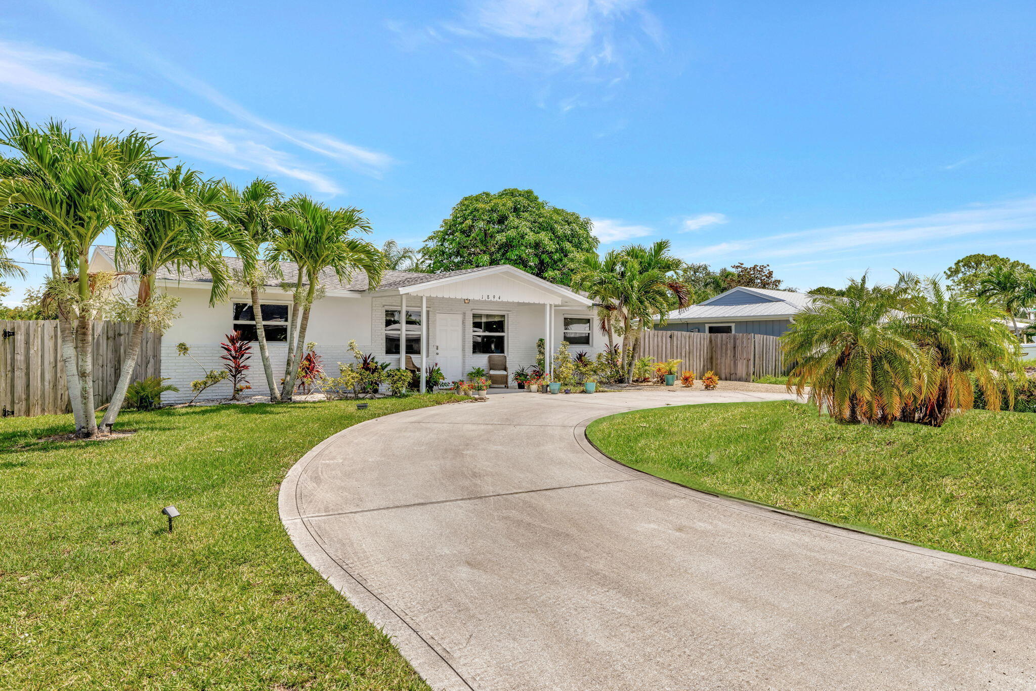 CORAL GARDENS - Residential