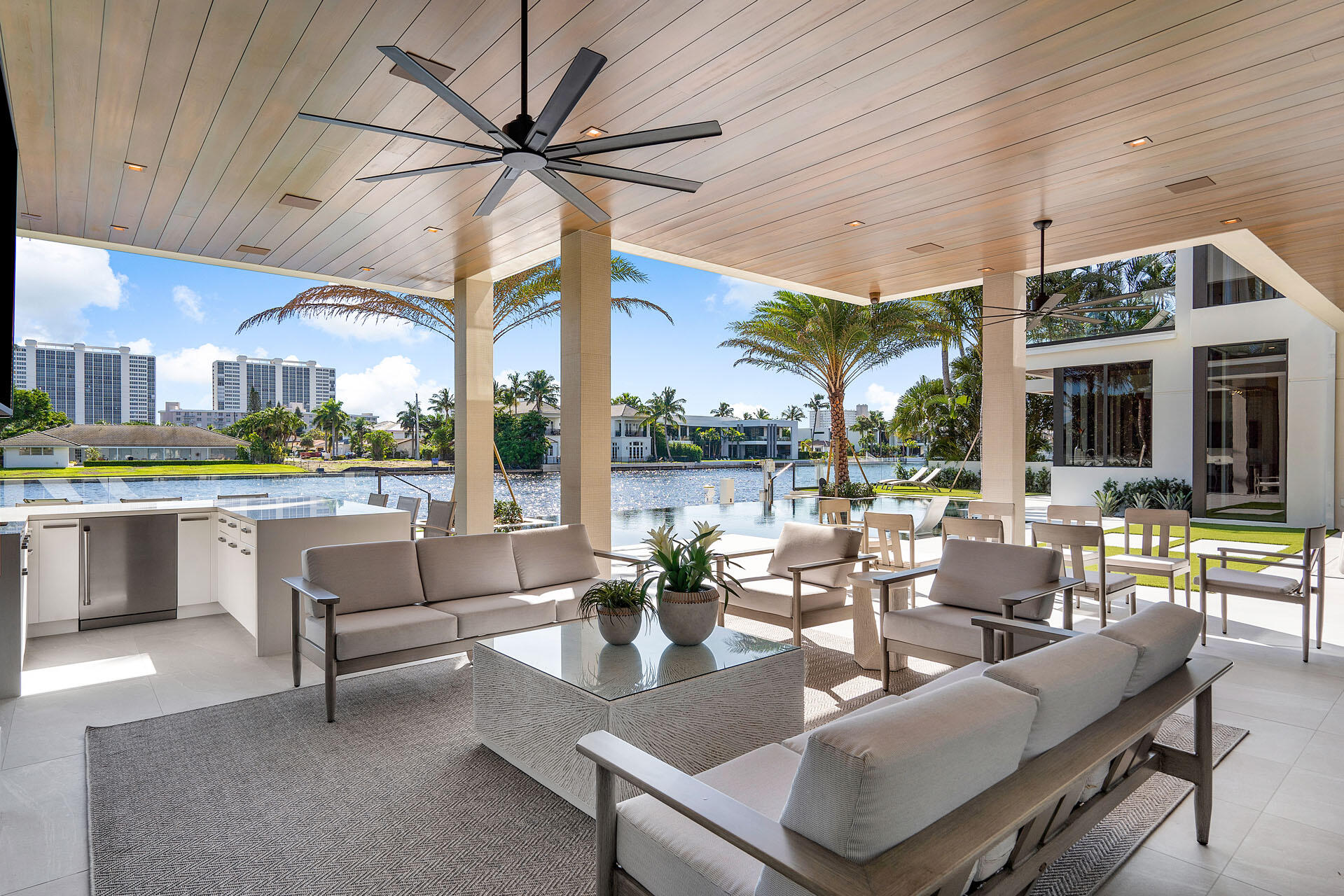 ROYAL PALM YACHT & COUNTRY CLUB - Residential