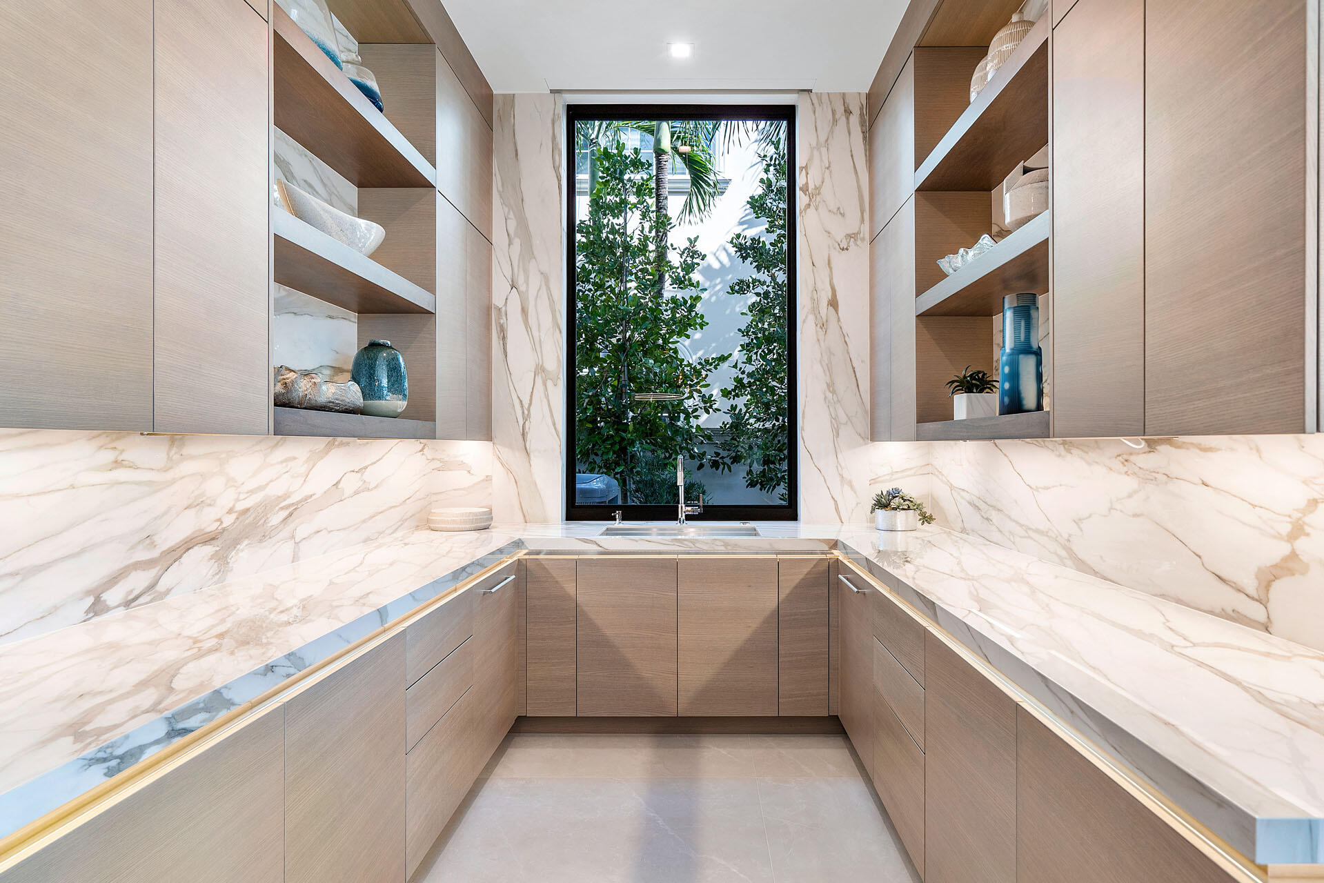 ROYAL PALM YACHT & COUNTRY CLUB - Residential
