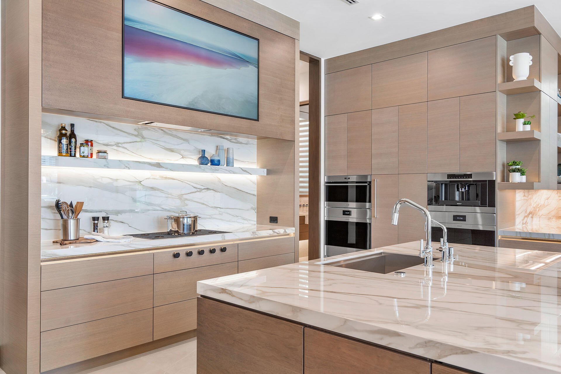 ROYAL PALM YACHT & COUNTRY CLUB - Residential