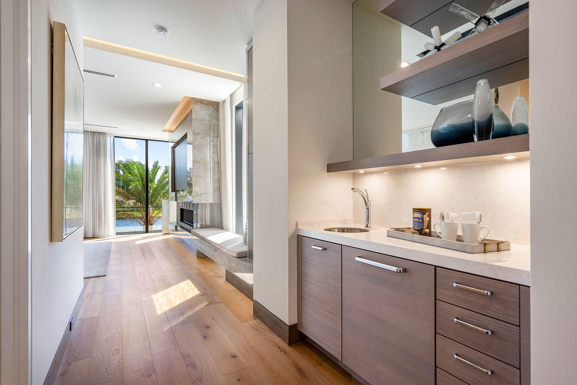ROYAL PALM YACHT & COUNTRY CLUB - Residential