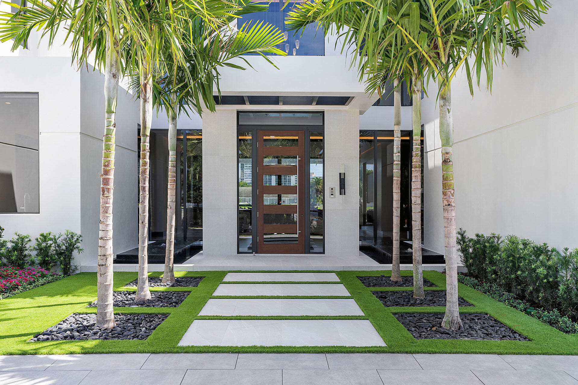 ROYAL PALM YACHT & COUNTRY CLUB - Residential
