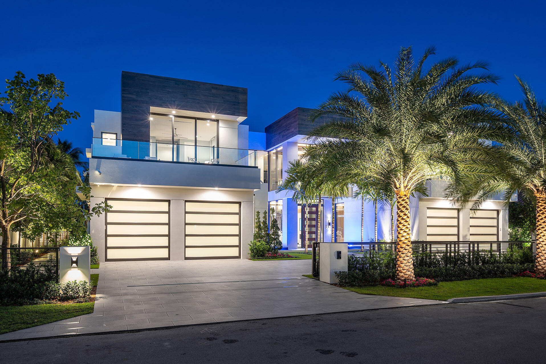 ROYAL PALM YACHT & COUNTRY CLUB - Residential