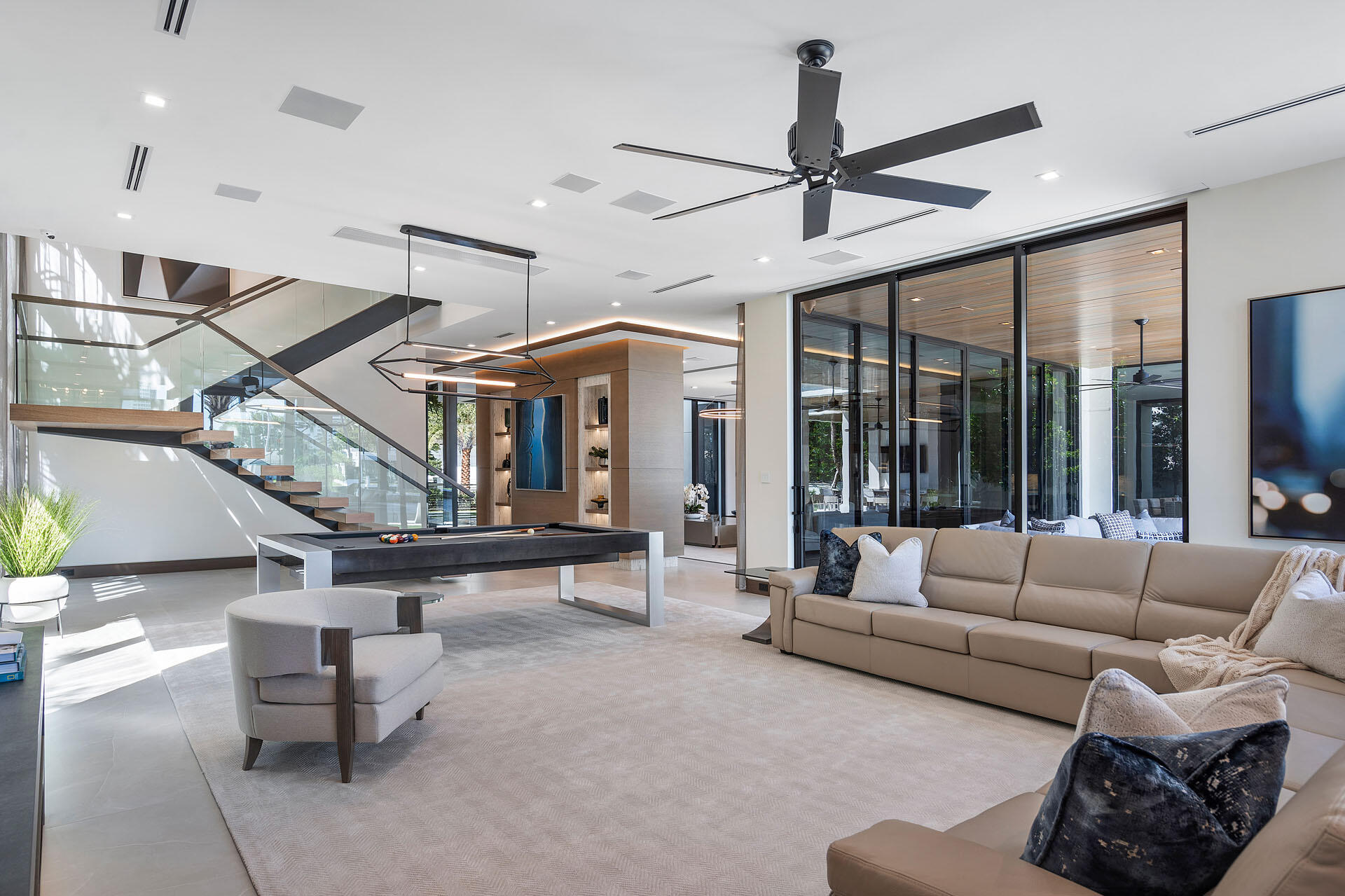 ROYAL PALM YACHT & COUNTRY CLUB - Residential