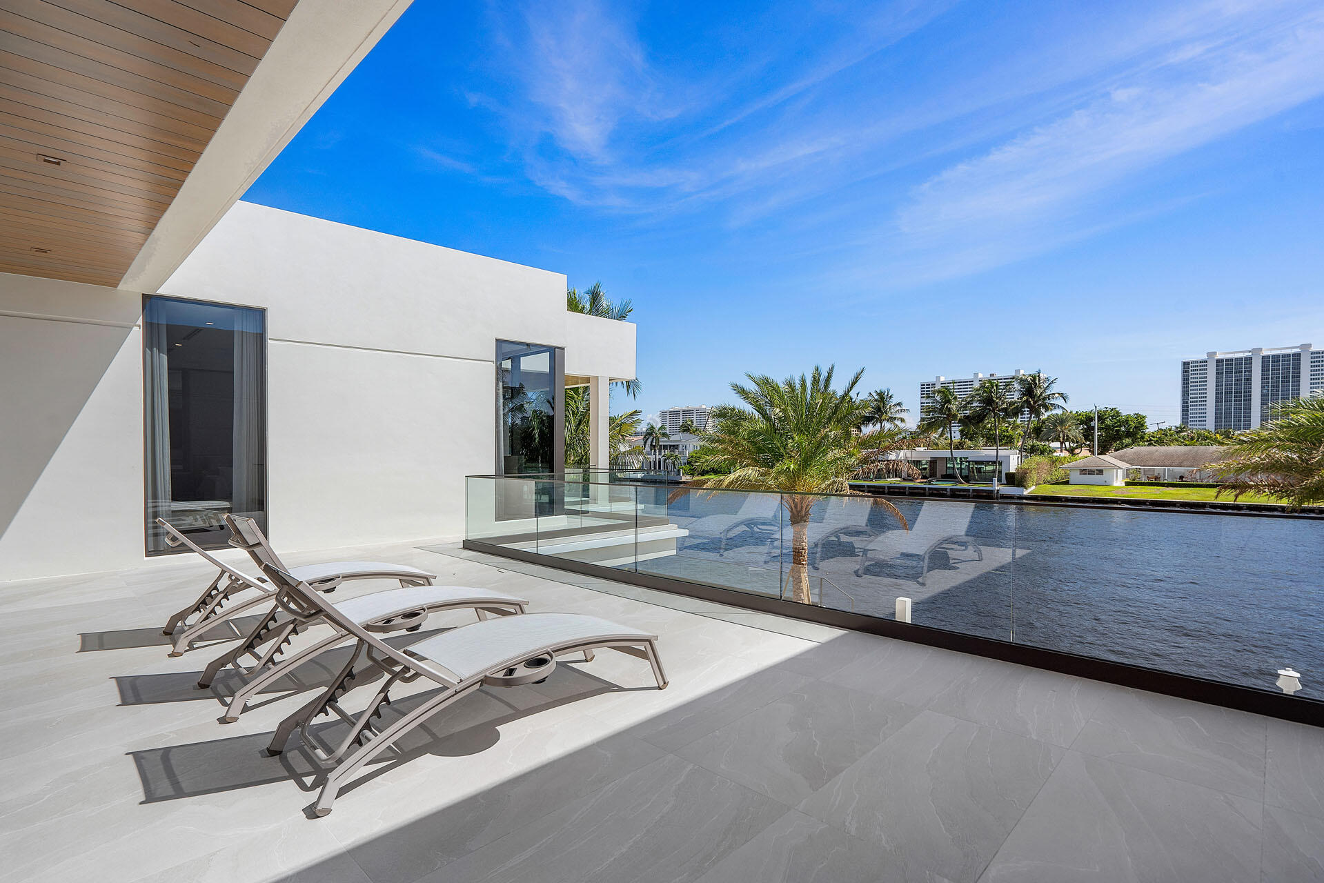 ROYAL PALM YACHT & COUNTRY CLUB - Residential