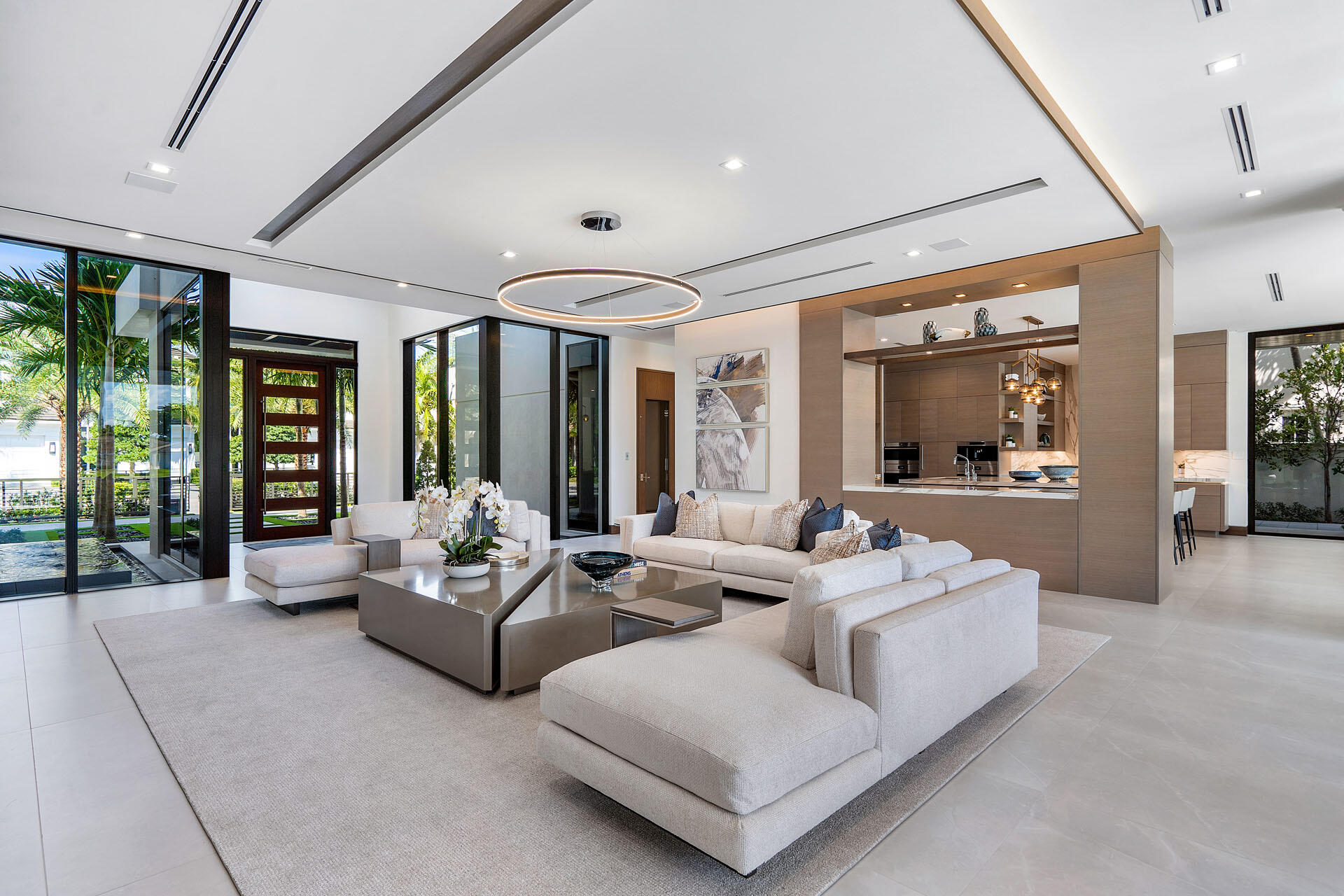 ROYAL PALM YACHT & COUNTRY CLUB - Residential