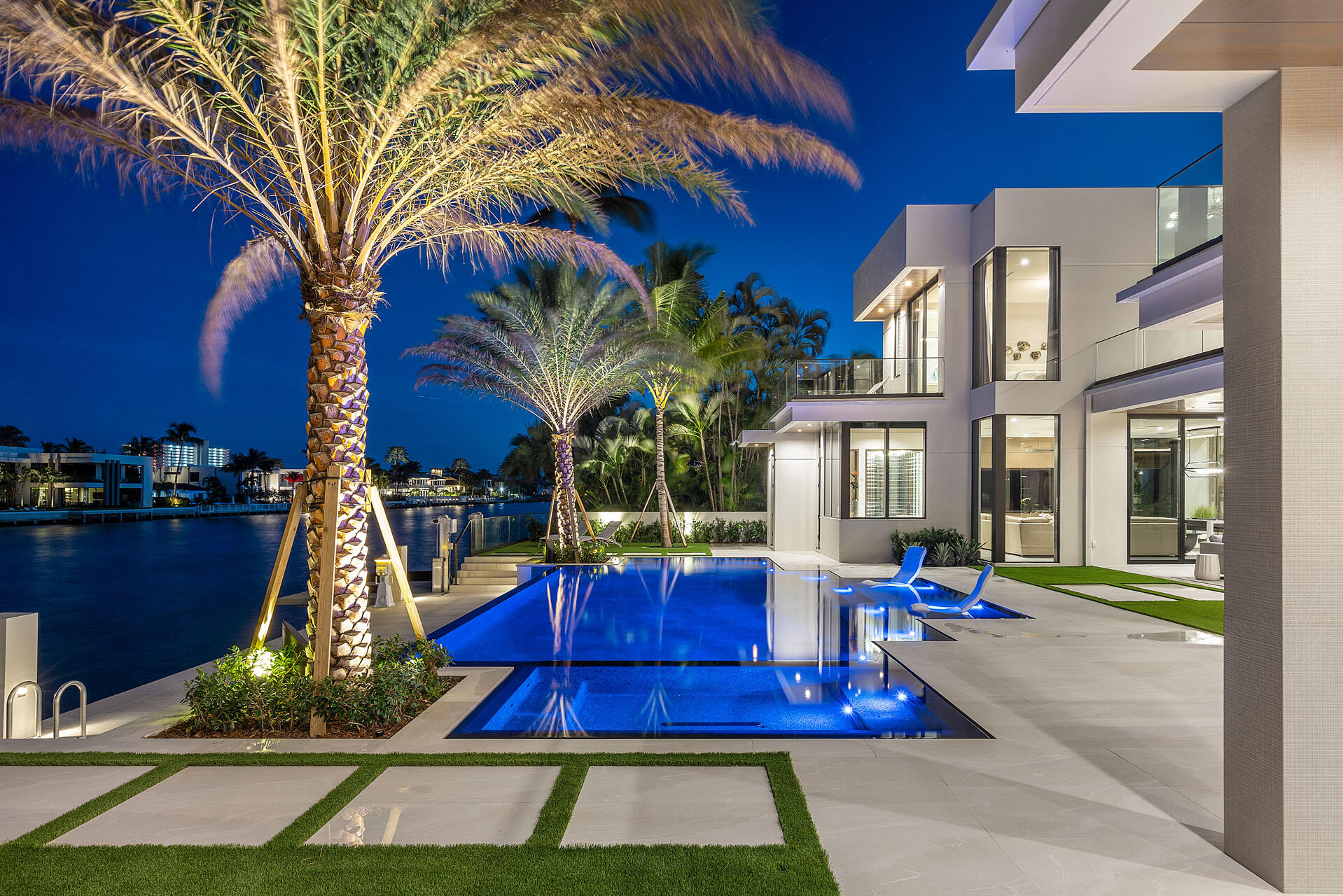 ROYAL PALM YACHT & COUNTRY CLUB - Residential
