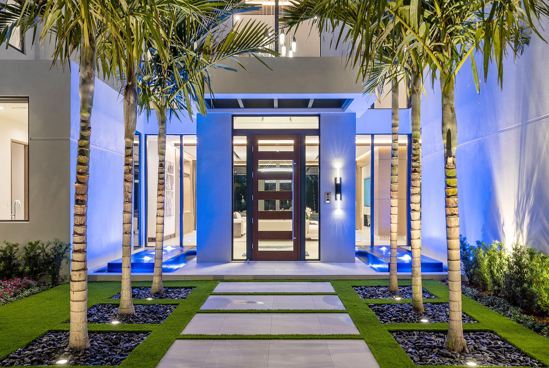 ROYAL PALM YACHT & COUNTRY CLUB - Residential