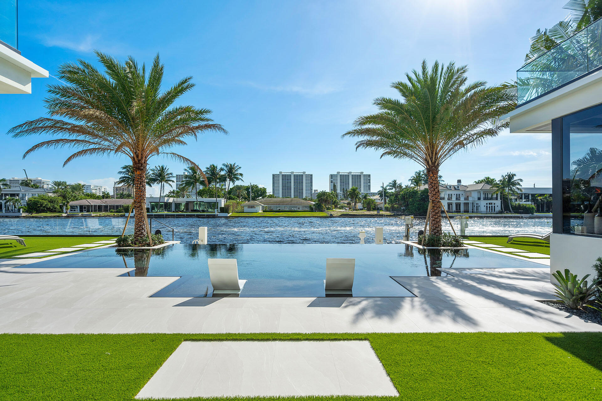 ROYAL PALM YACHT & COUNTRY CLUB - Residential