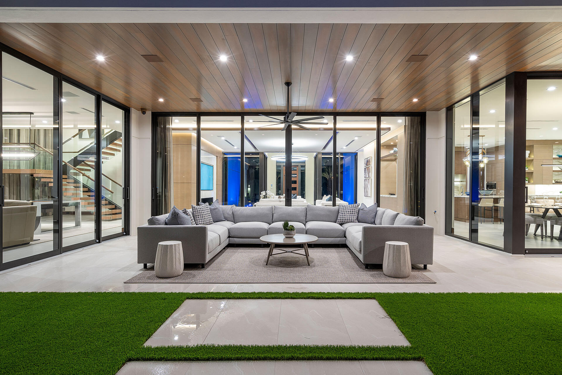 ROYAL PALM YACHT & COUNTRY CLUB - Residential