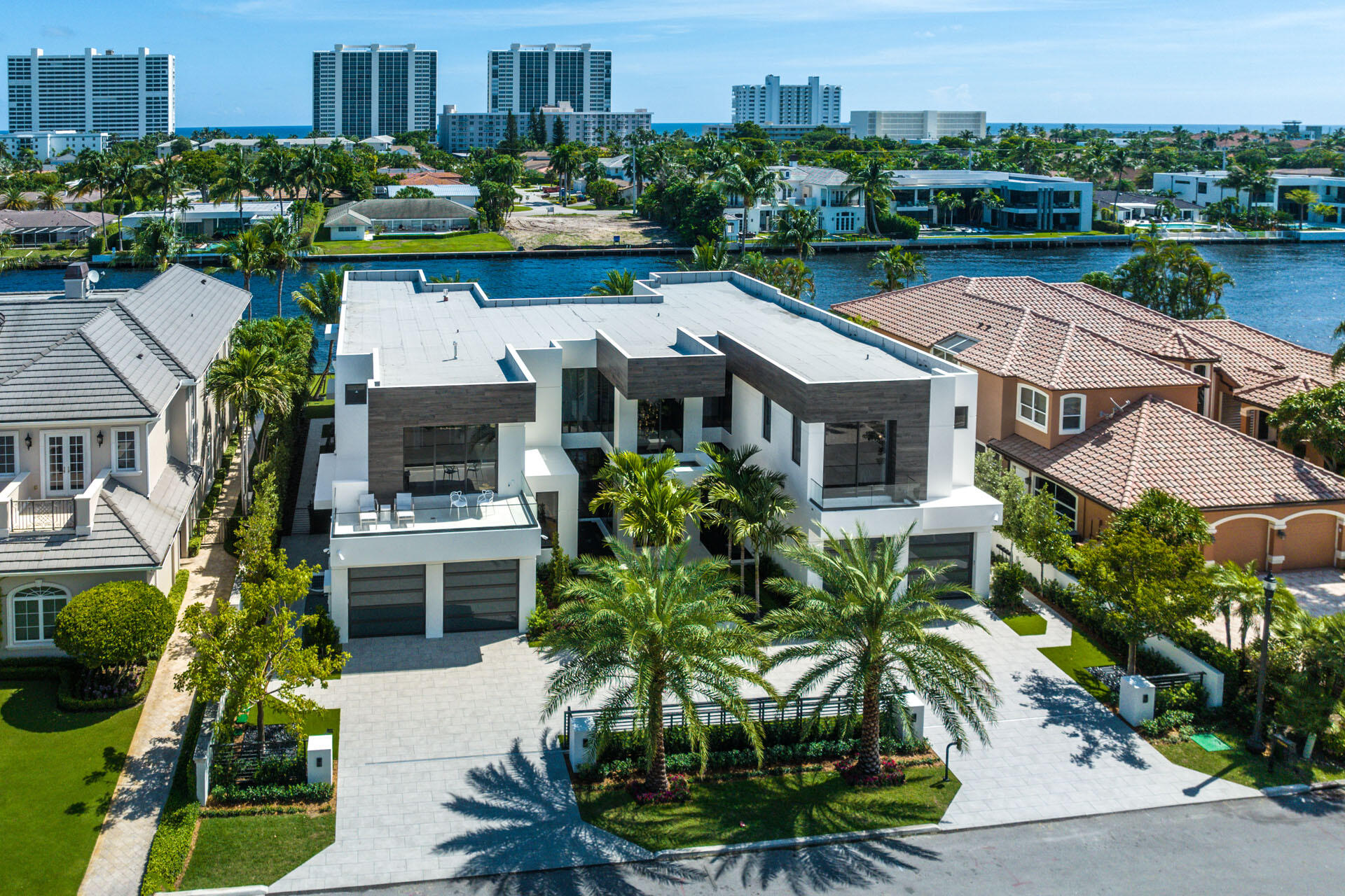 ROYAL PALM YACHT & COUNTRY CLUB - Residential