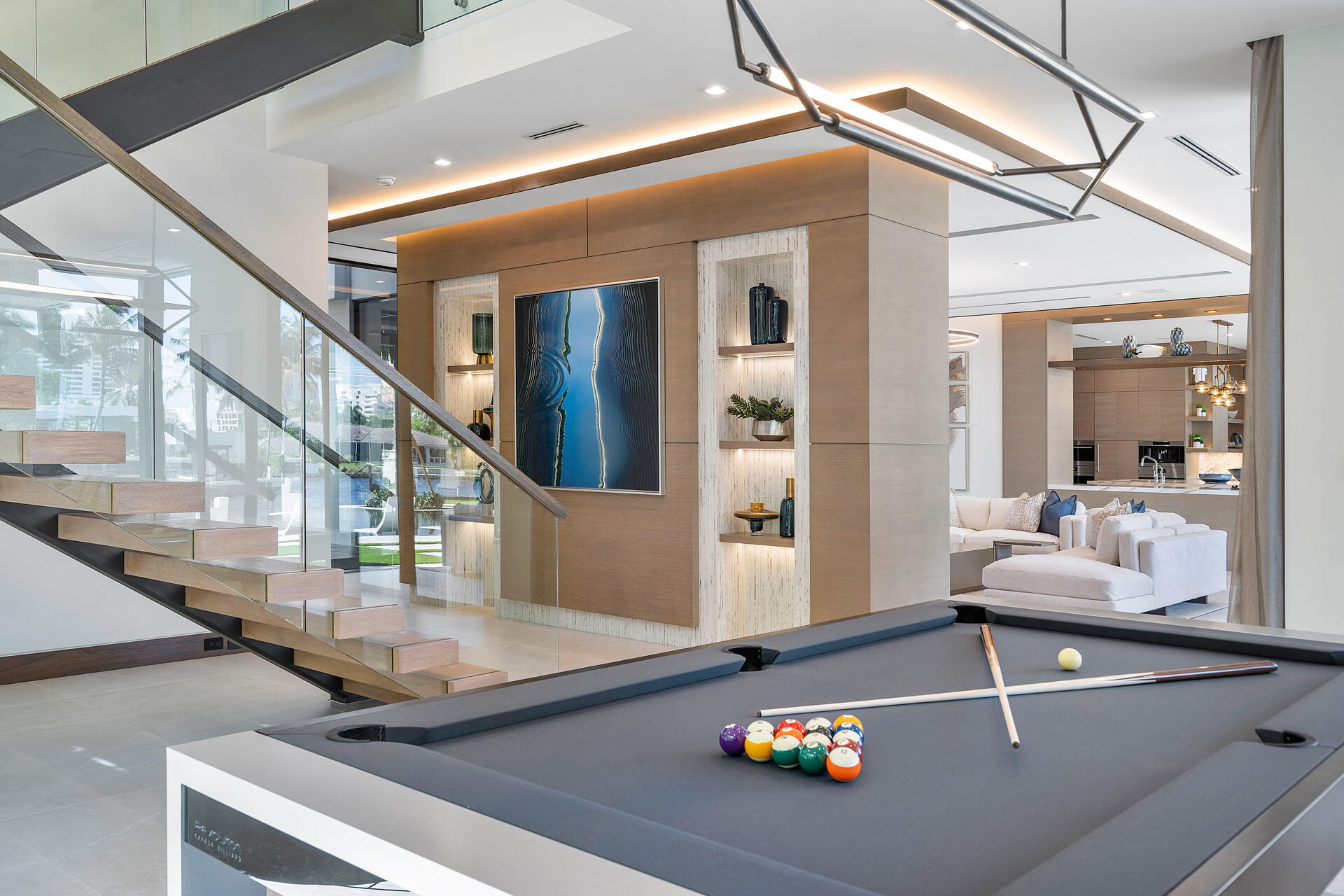 ROYAL PALM YACHT & COUNTRY CLUB - Residential