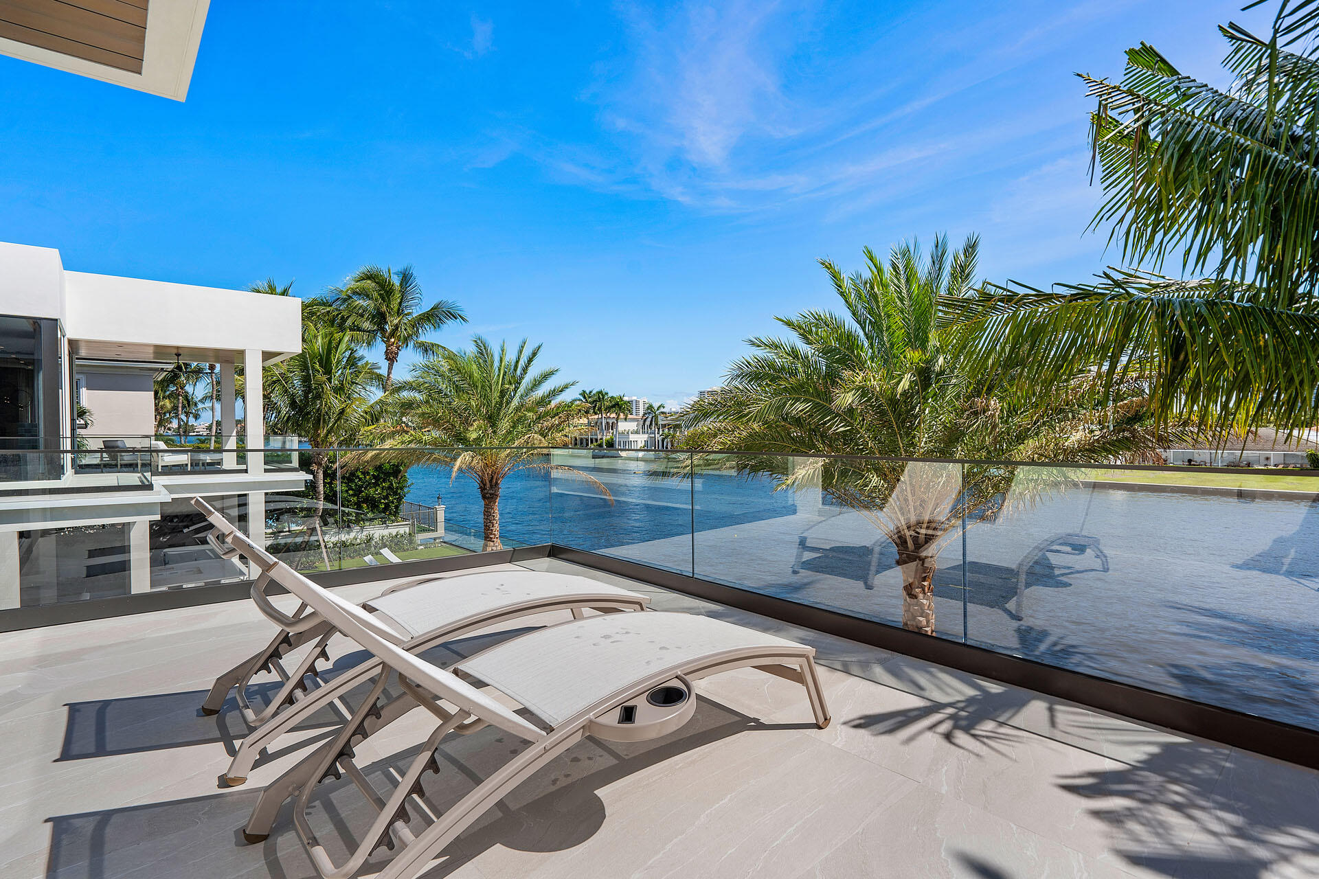 ROYAL PALM YACHT & COUNTRY CLUB - Residential