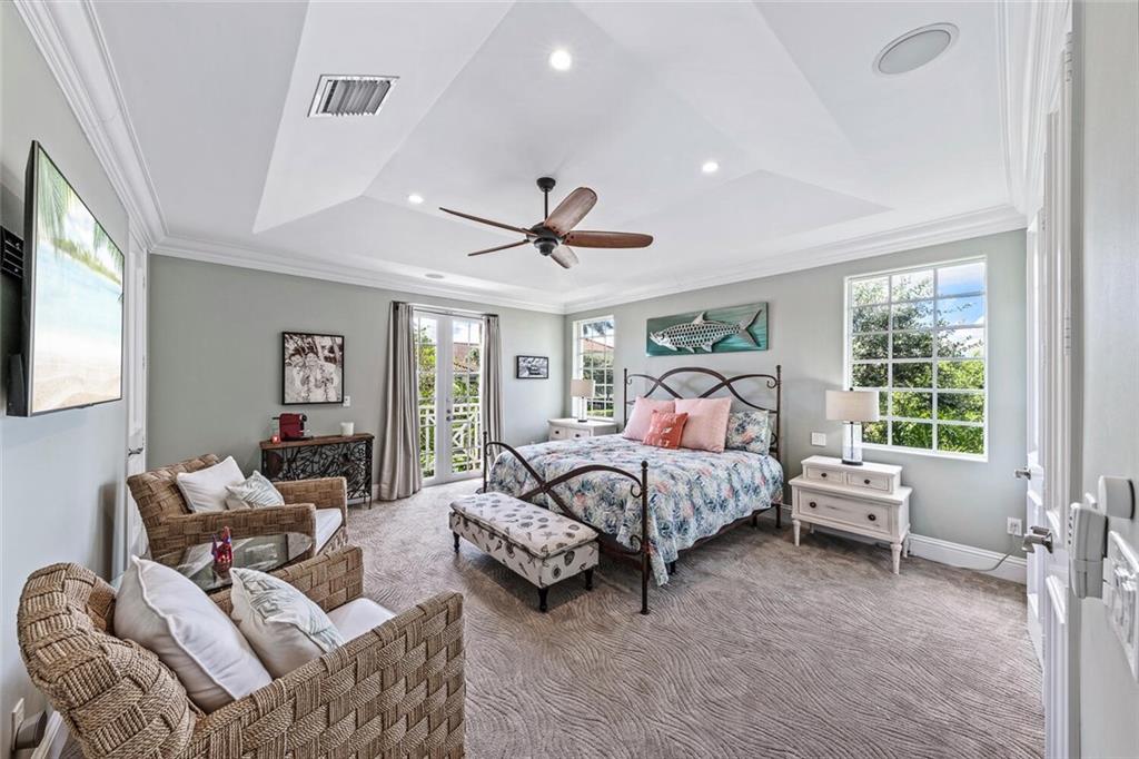 CONDO ON BANYAN 1 - Residential