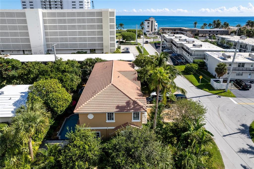 CONDO ON BANYAN 1 - Residential