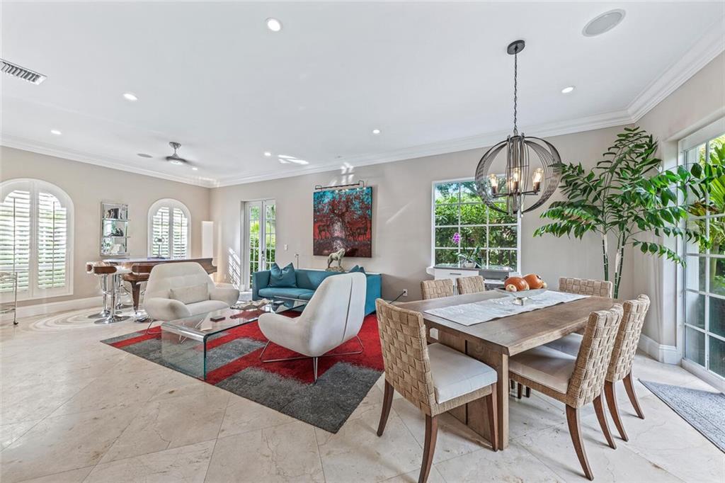 CONDO ON BANYAN 1 - Residential