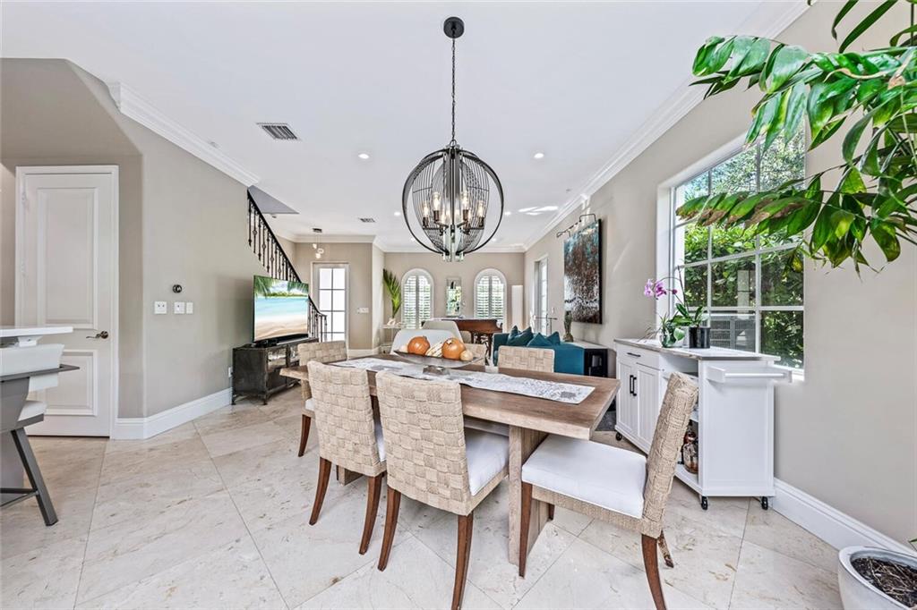 CONDO ON BANYAN 1 - Residential