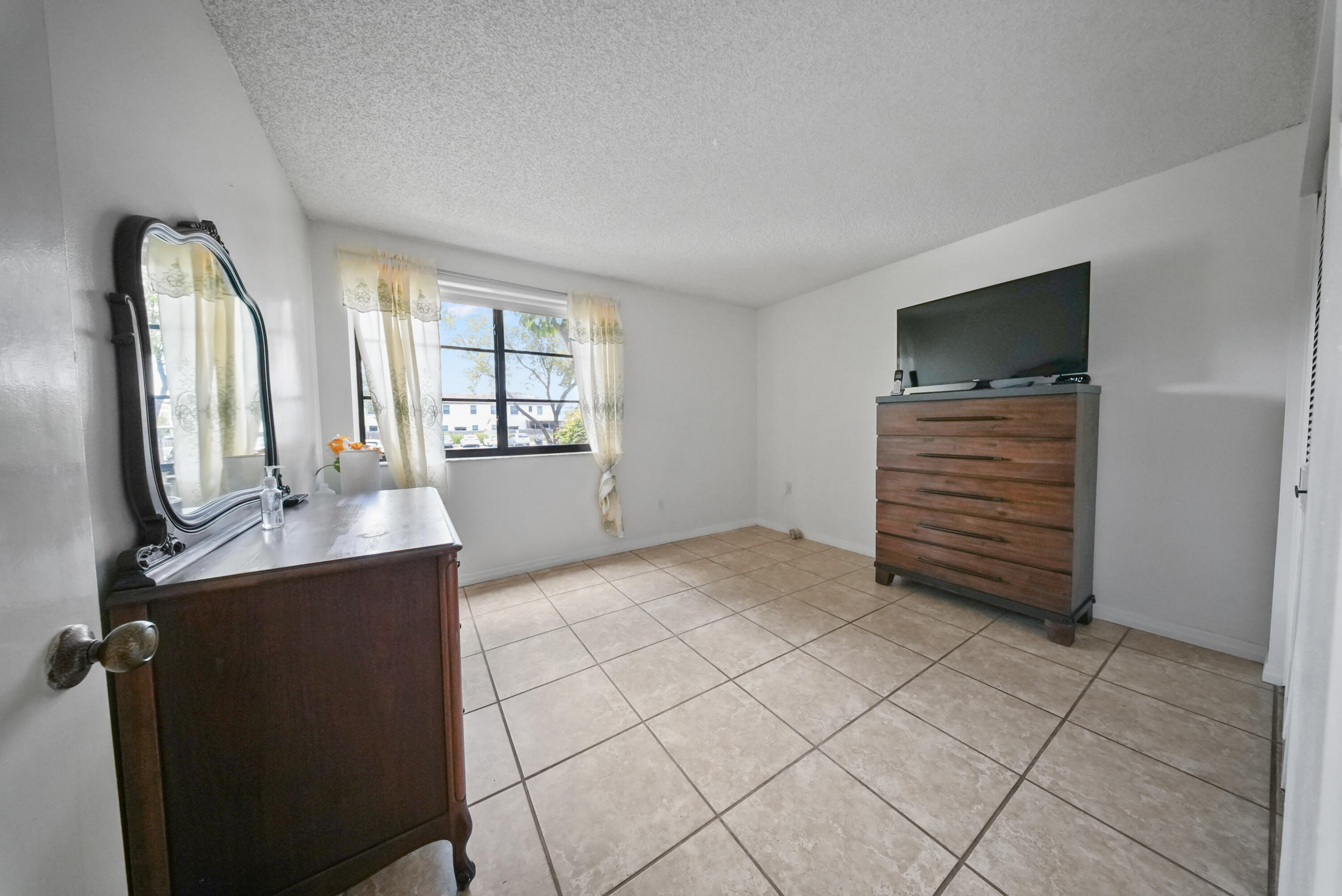 LAKEVIEW OF THE CALF CLUB CONDO - Residential