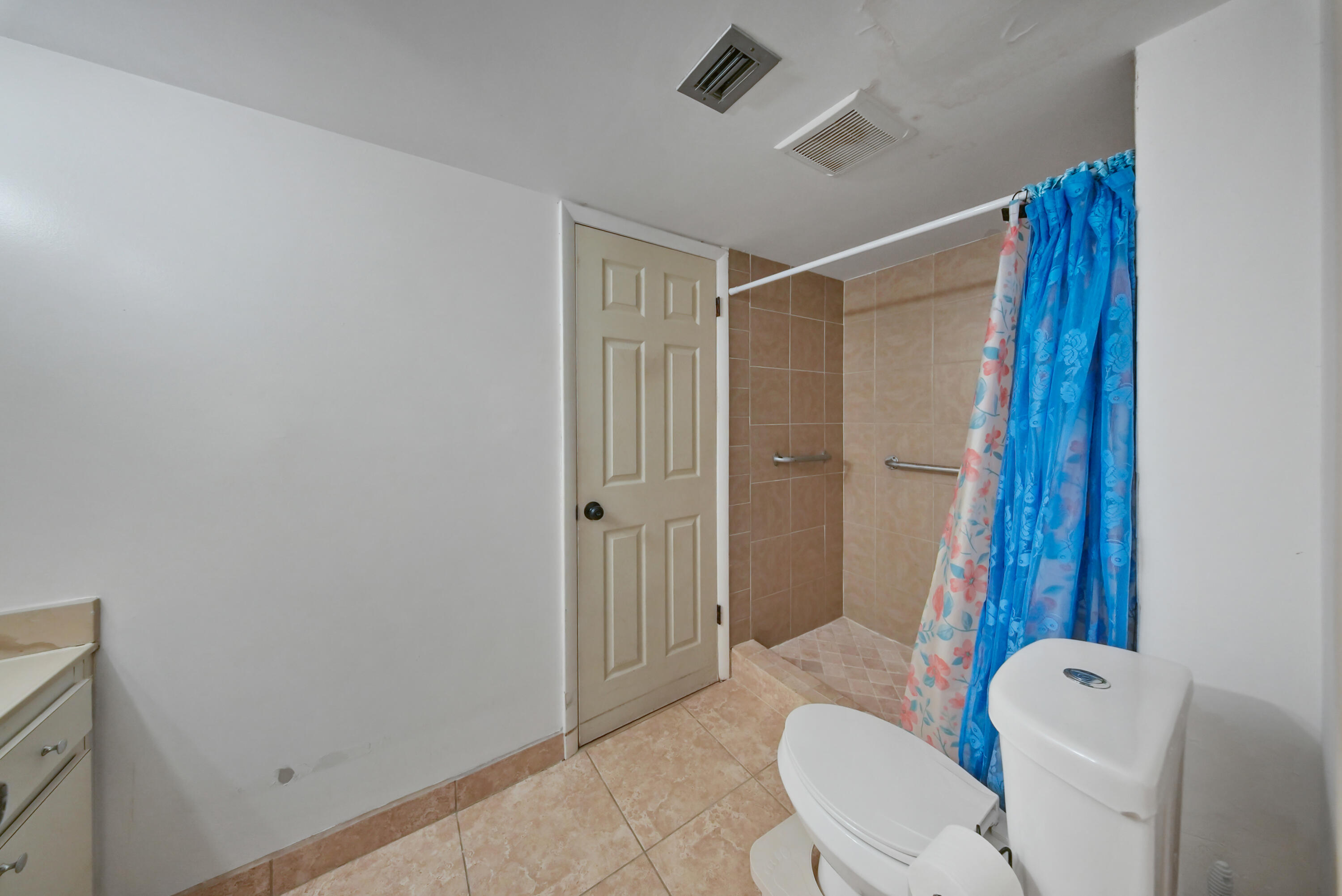 LAKEVIEW OF THE CALF CLUB CONDO - Residential