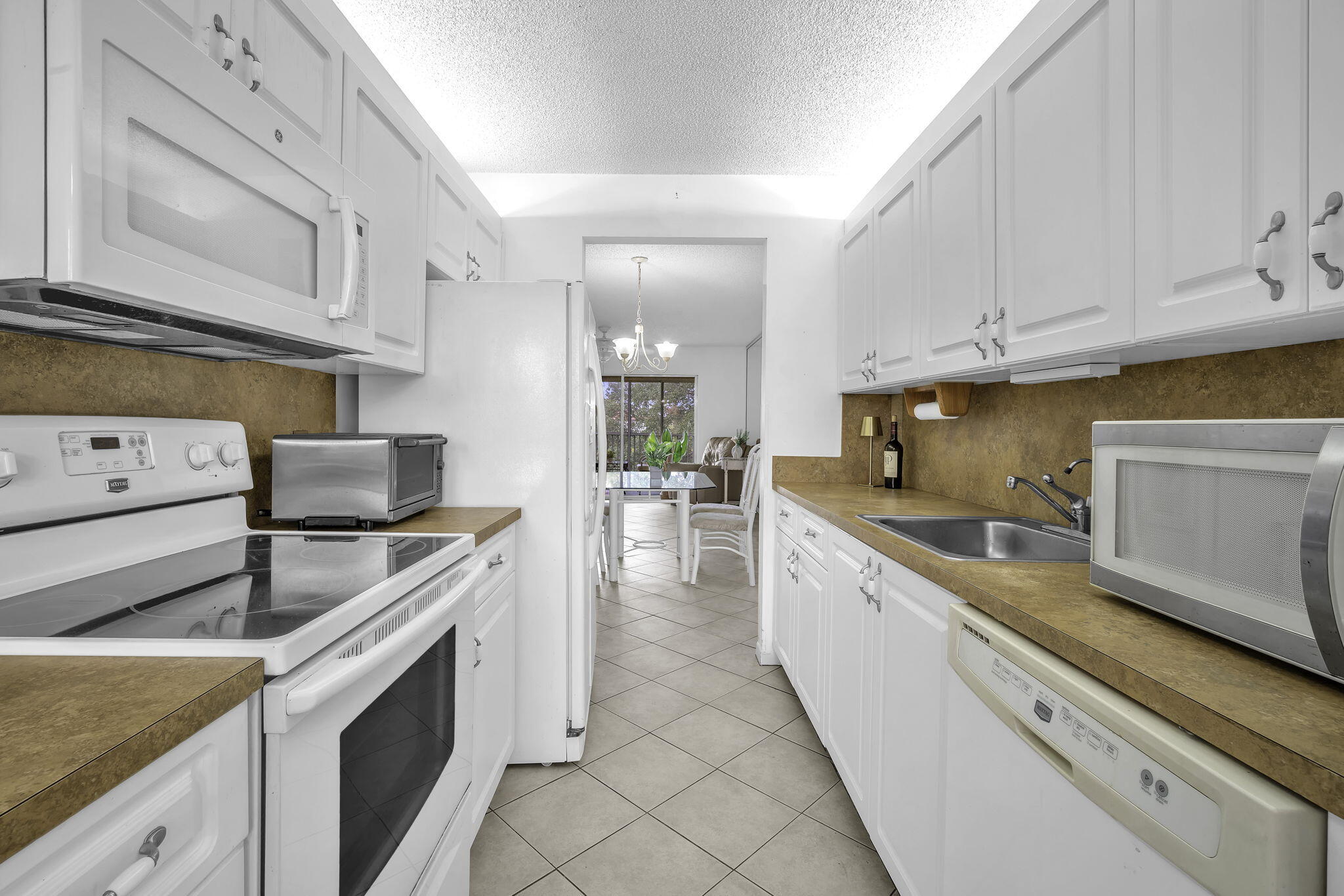 IVANHOE EAST AT CENTURY VILLAGE - Residential