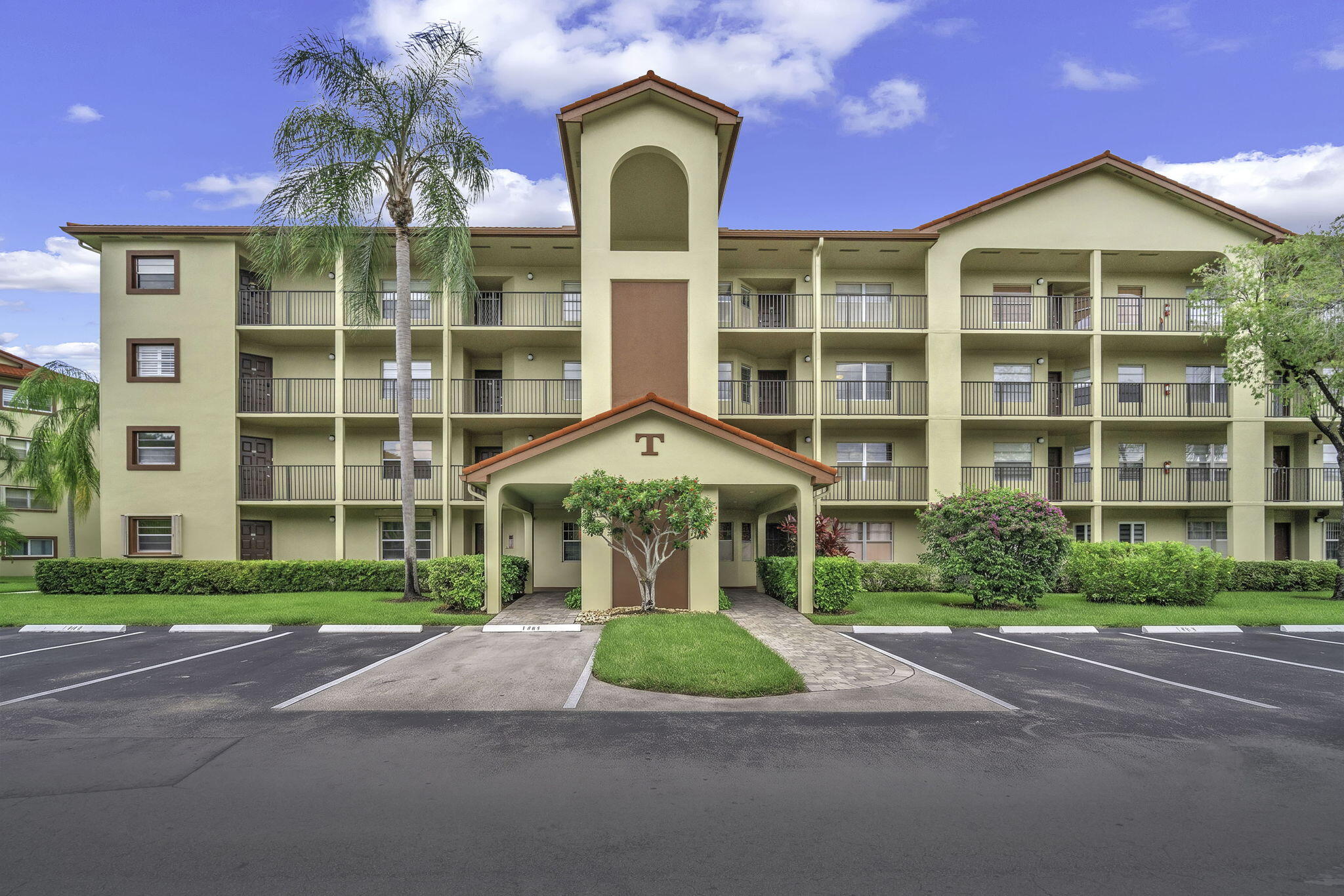 IVANHOE EAST AT CENTURY VILLAGE - Residential