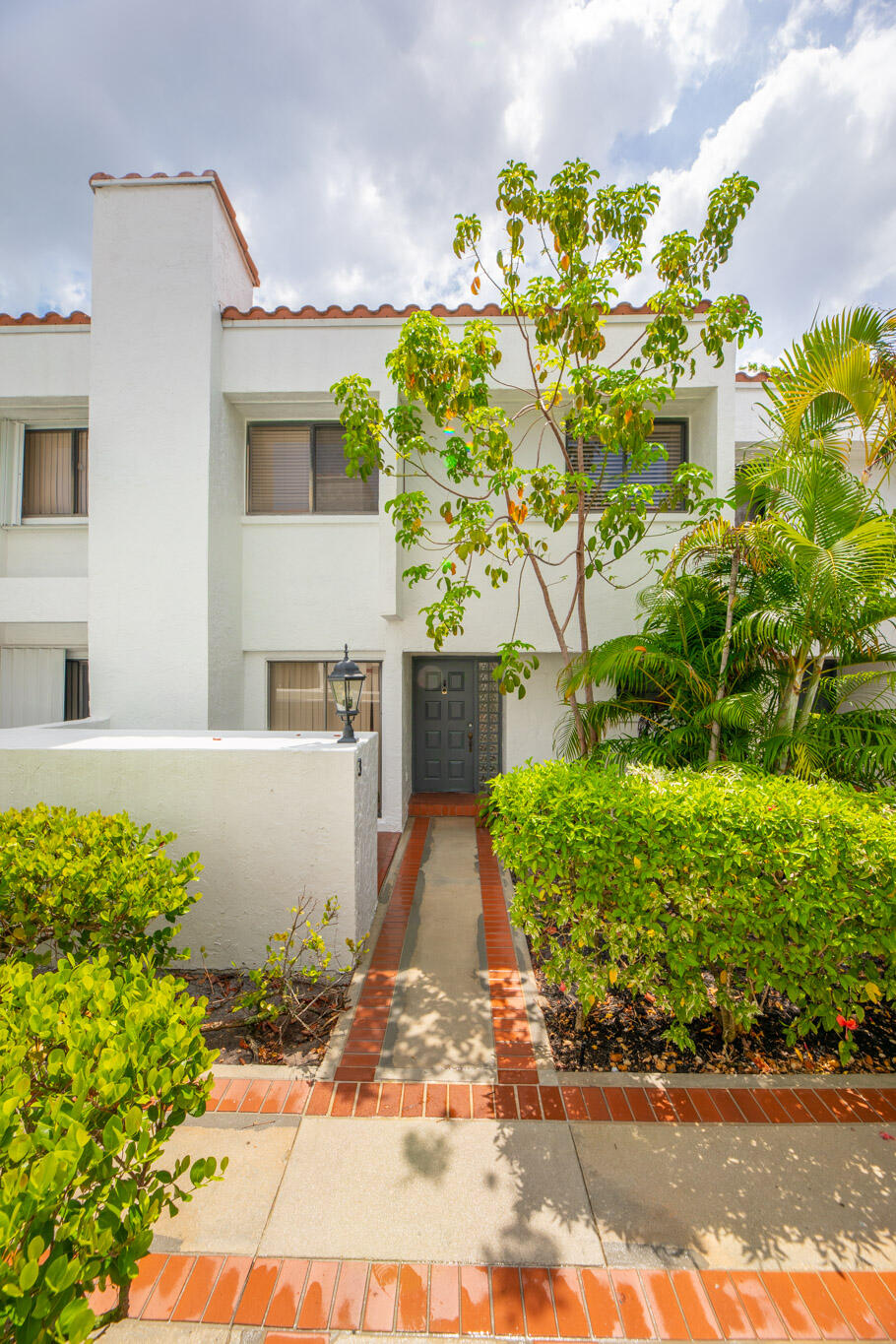 Welcome to this spacious two-story townhouse in Berkeley Square Condo, Fort Lauderdale. This well-proportioned residence offers three bedrooms and two and a half bathrooms within 1,400 square feet of finished living space. The multi-level layout provides excellent separation of living areas and privacy across its floors. Located in the established Berkeley Square Condo community, this townhouse presents a practical living option for those seeking comfortable, functional residential space in Fort Lauderdale.