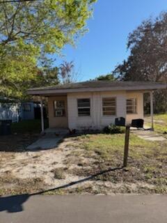 This is a 2 unit property, the property needs a full renovation, all tenants have vacated the property and its ready for renovation.  Comparable 2/1 rentals are renting for 1600.00 per unit.