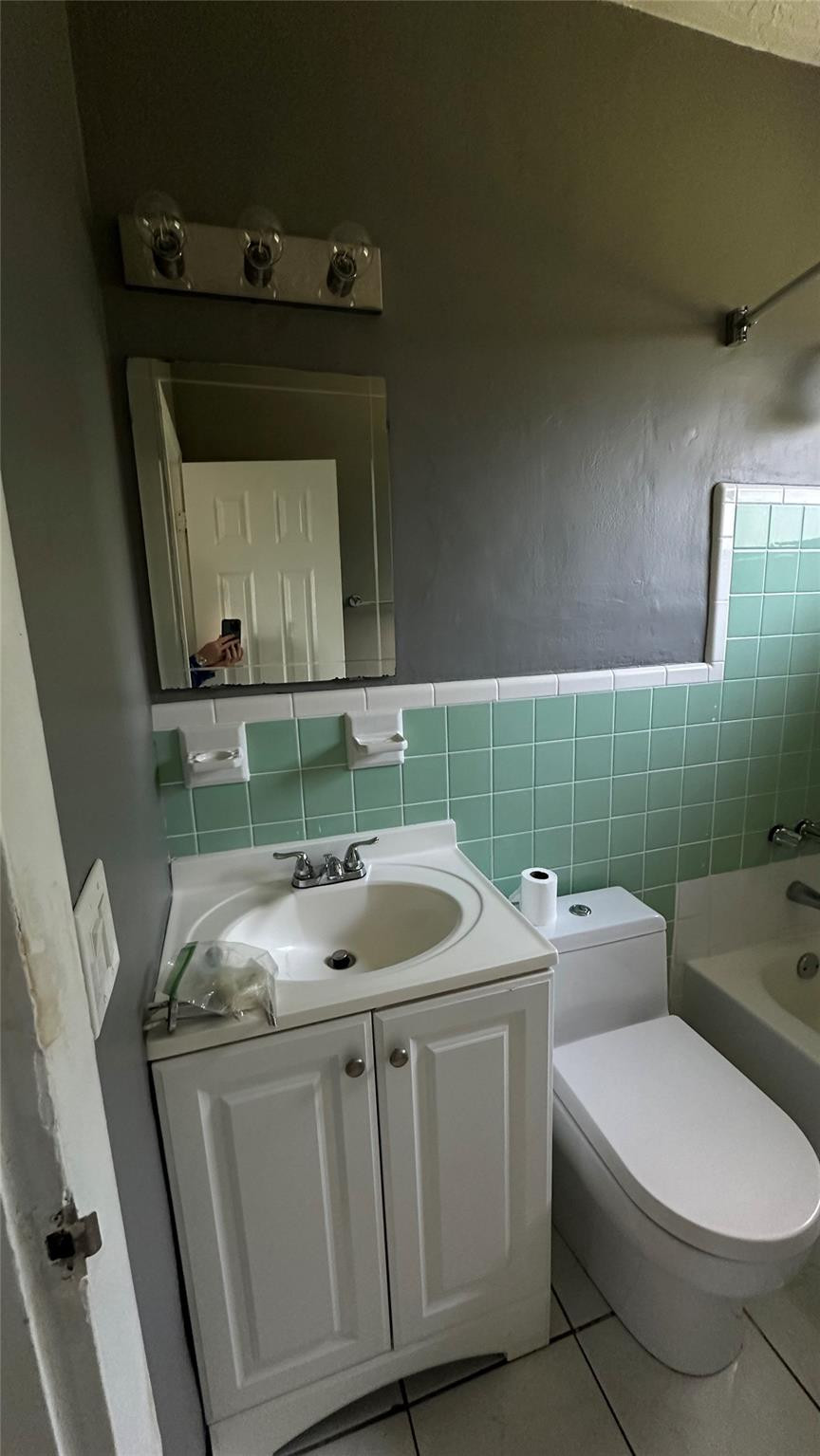 RICHMOND HEIGHTS ESTATES - Residential Lease