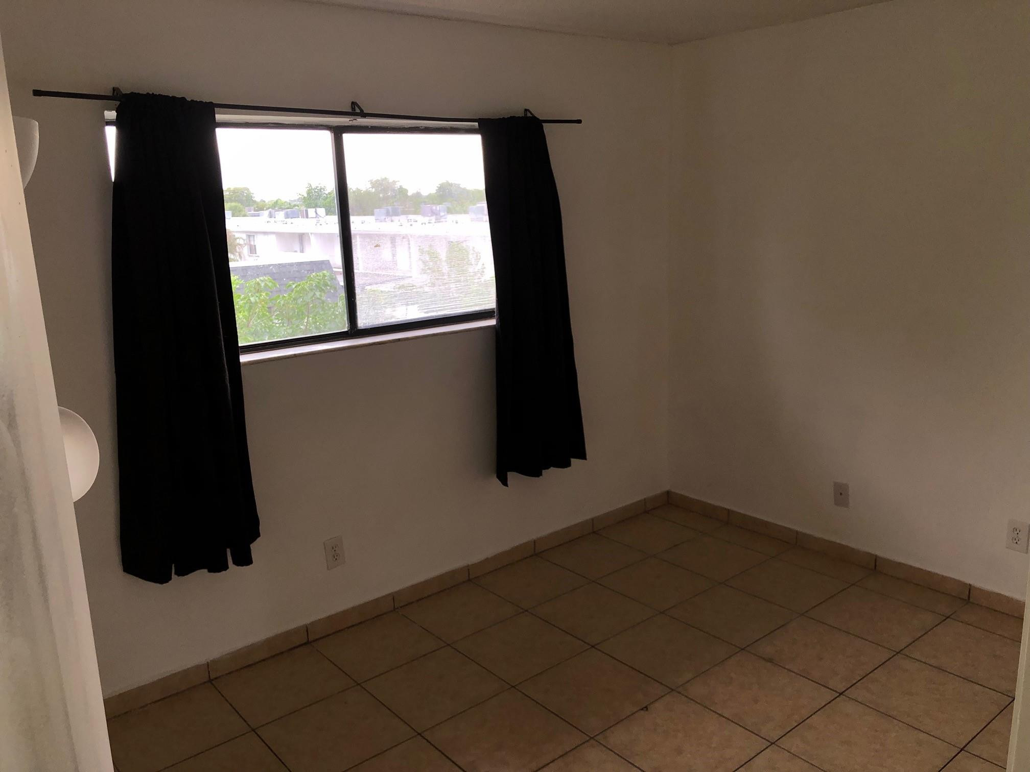 COURTYARDS AT DAVIE CONDO - Residential