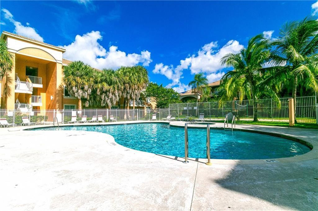 COURTYARDS AT DAVIE CONDO - Residential