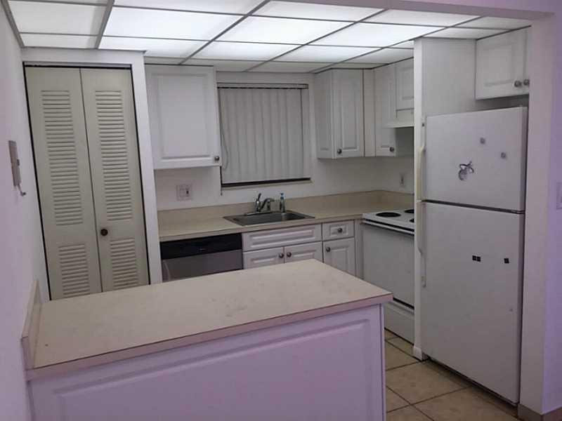 COURTYARDS AT DAVIE CONDO - Residential