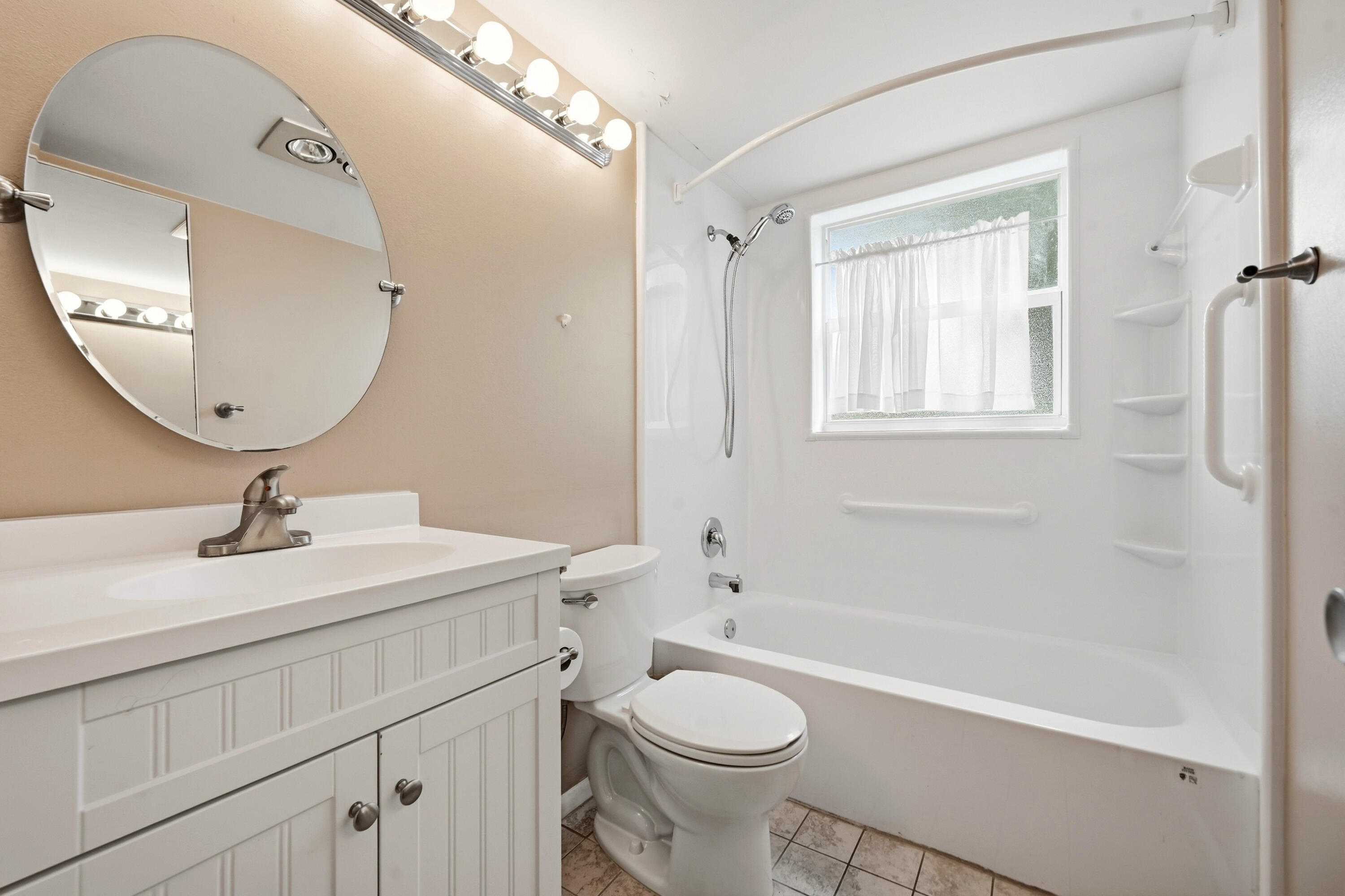 CAMBRIDGE CONDO - Residential