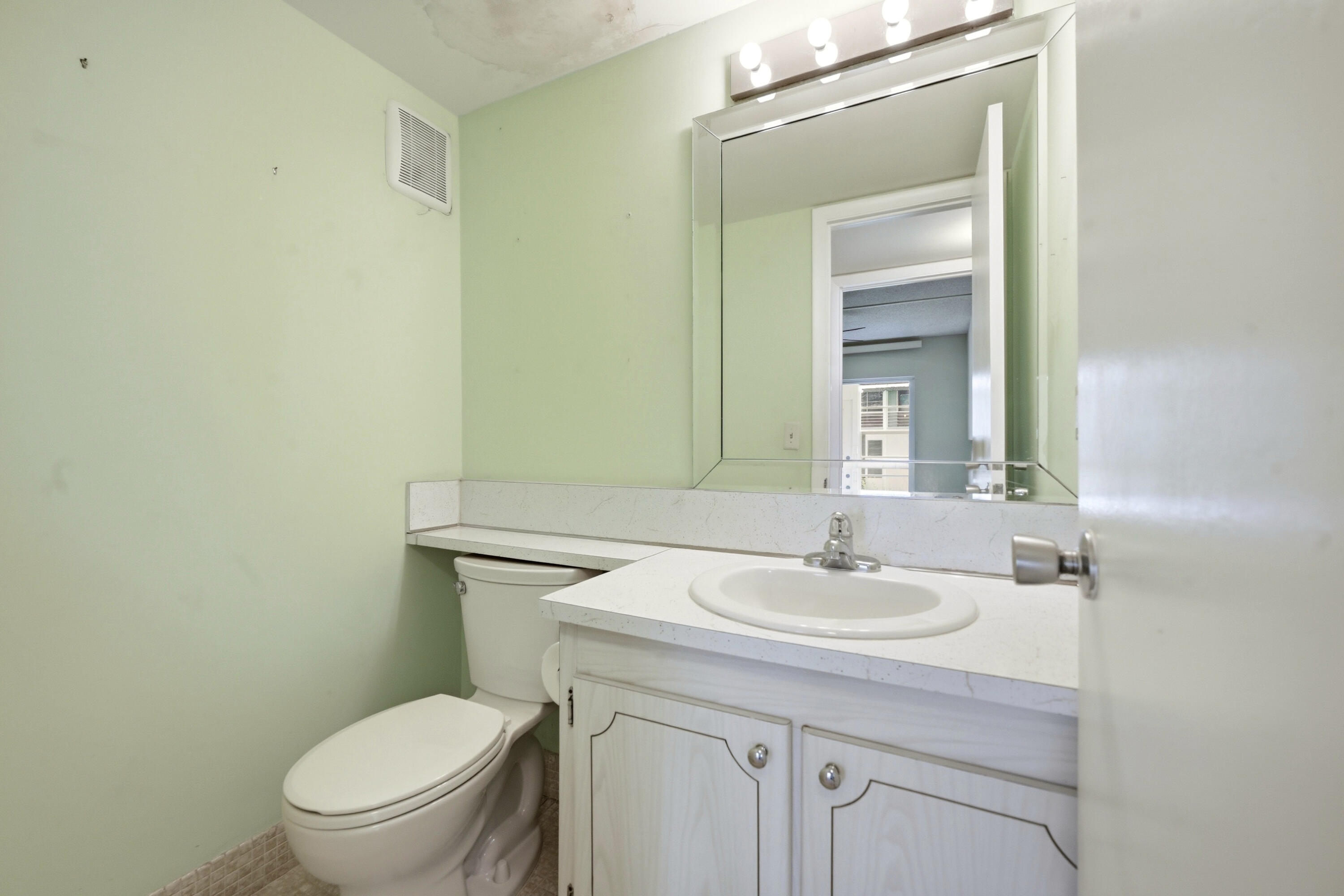 CAMBRIDGE CONDO - Residential