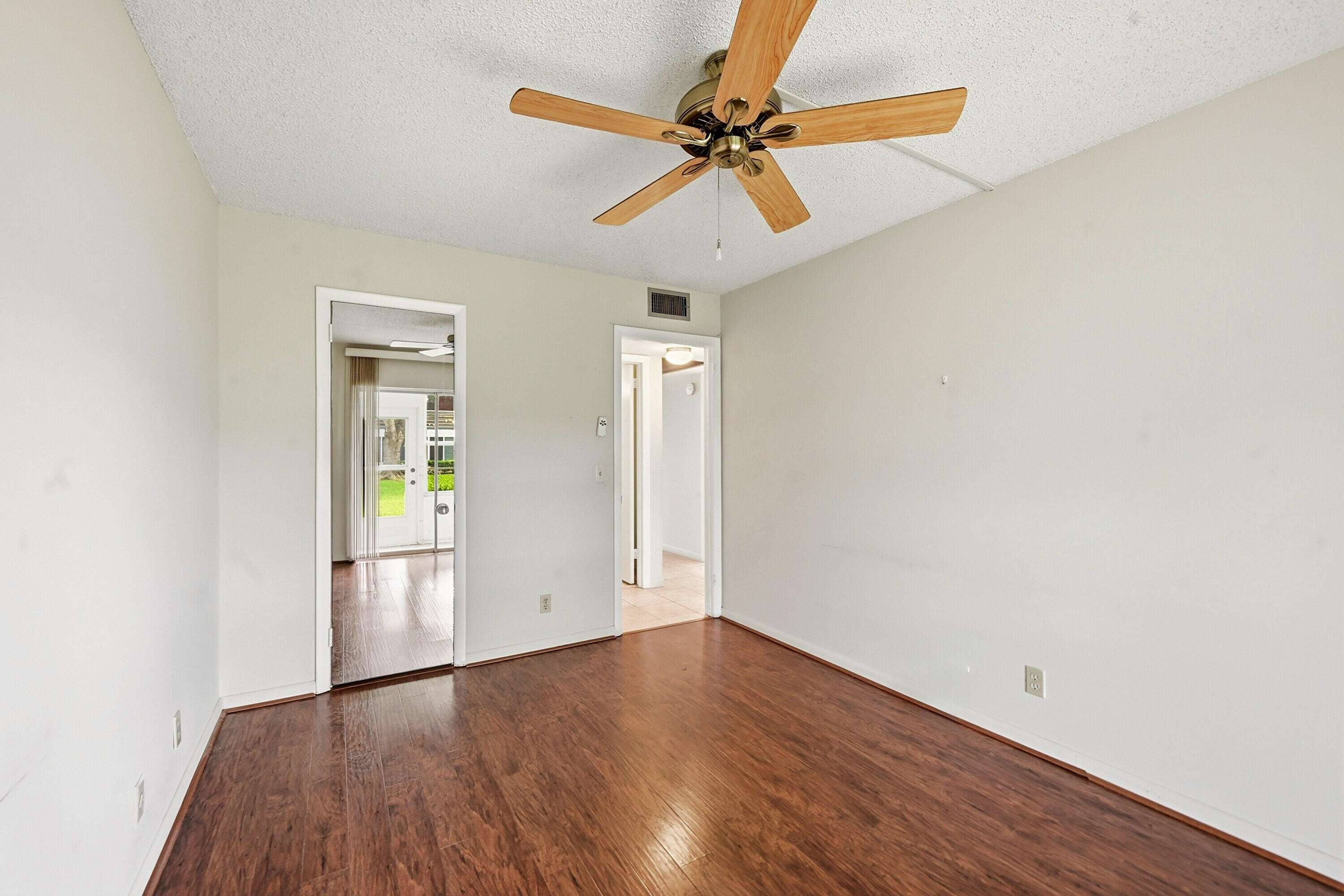 CAMBRIDGE CONDO - Residential