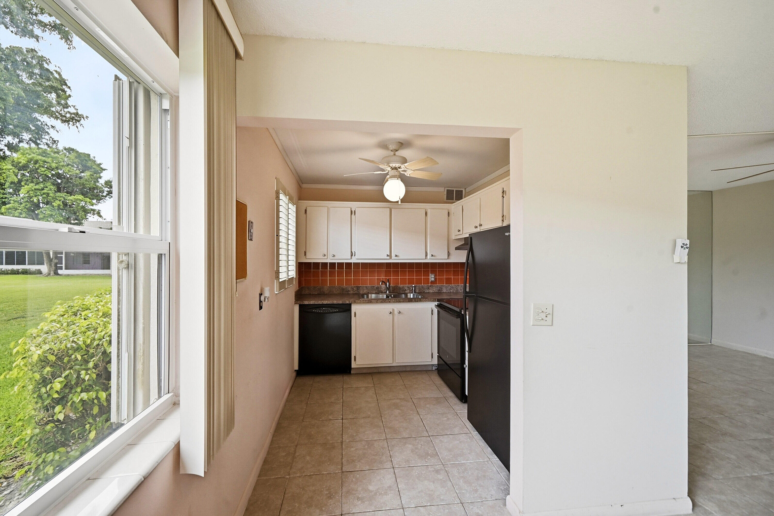 CAMBRIDGE CONDO - Residential