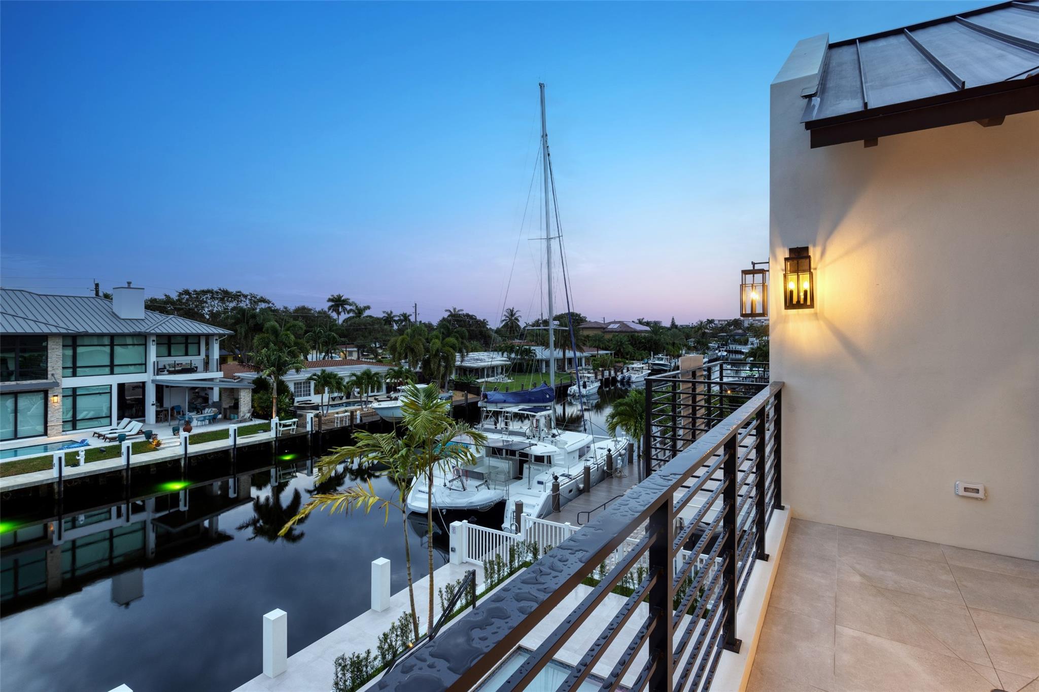 CORAL KEY VILLAS 2ND SEC - Residential