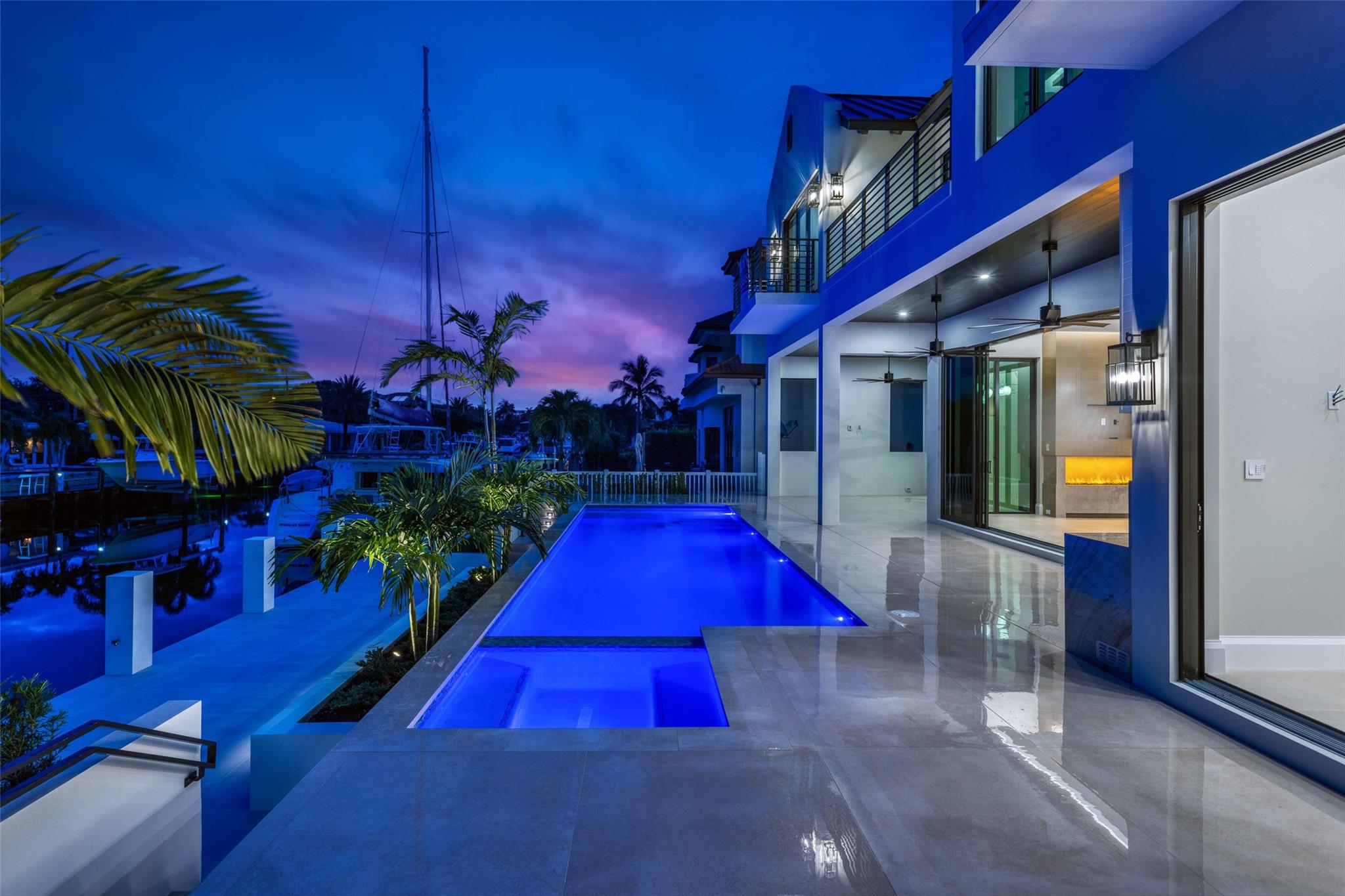 CORAL KEY VILLAS 2ND SEC - Residential