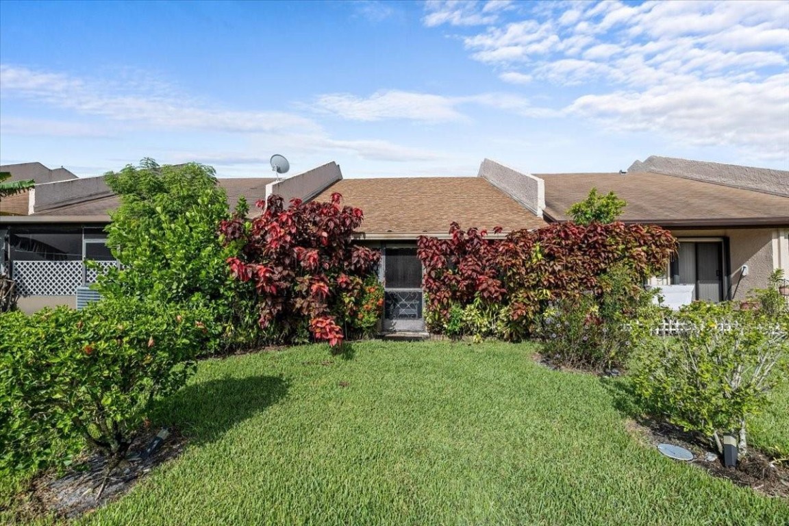 MAPLELEAF PATIO VILLAS AT - Residential