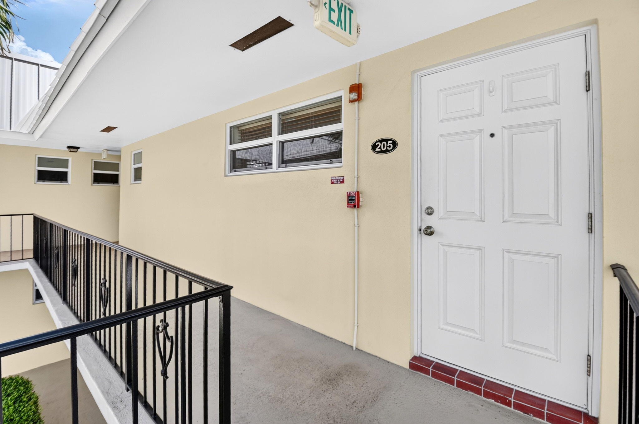 COLONIAL CLUB CONDO SEC 2 - Residential
