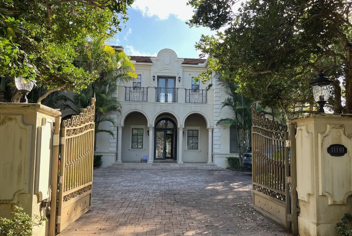 COLLINS HEIGHTS - Residential